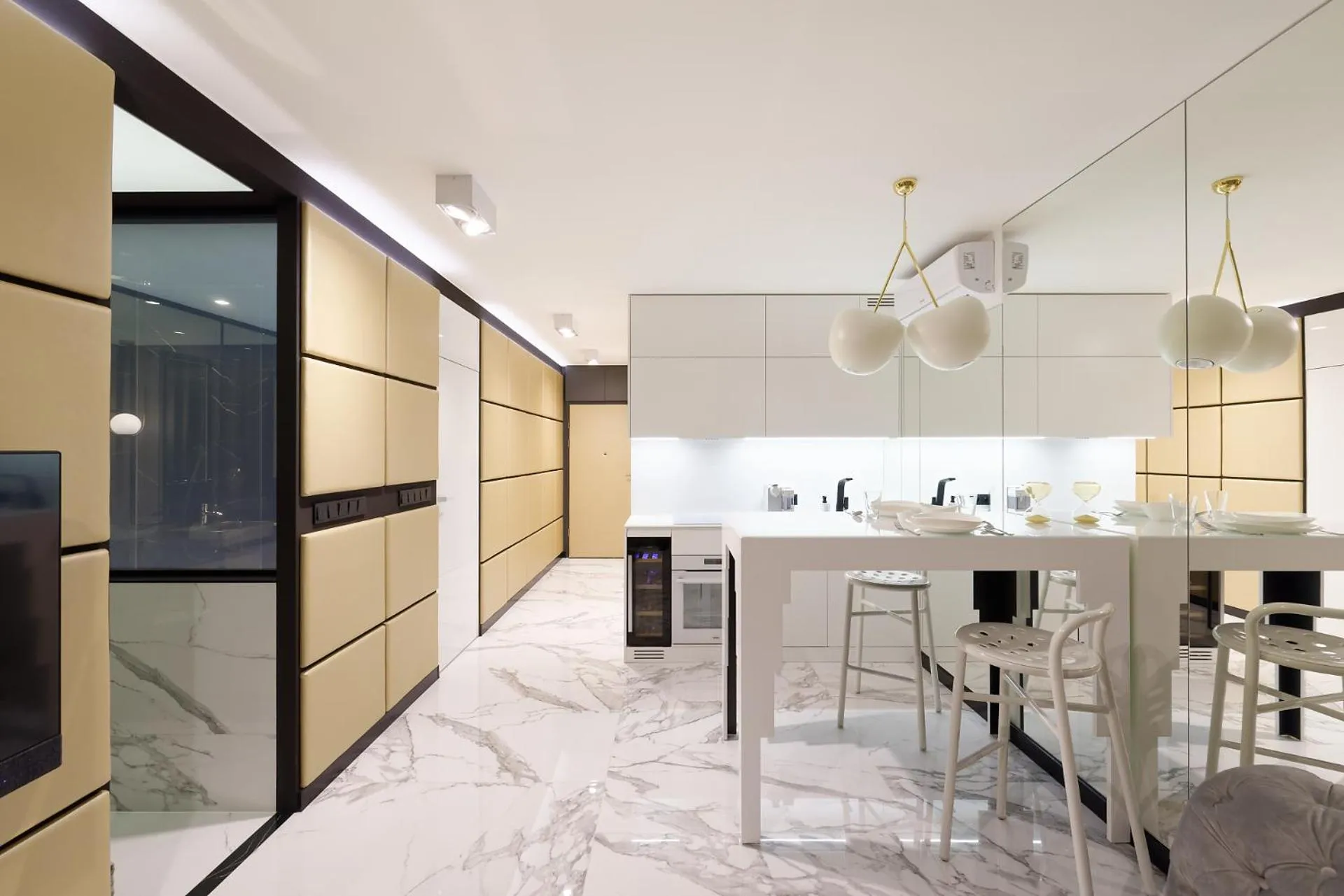 Kitchen or kitchenette in Super Apartment with Hot Tub