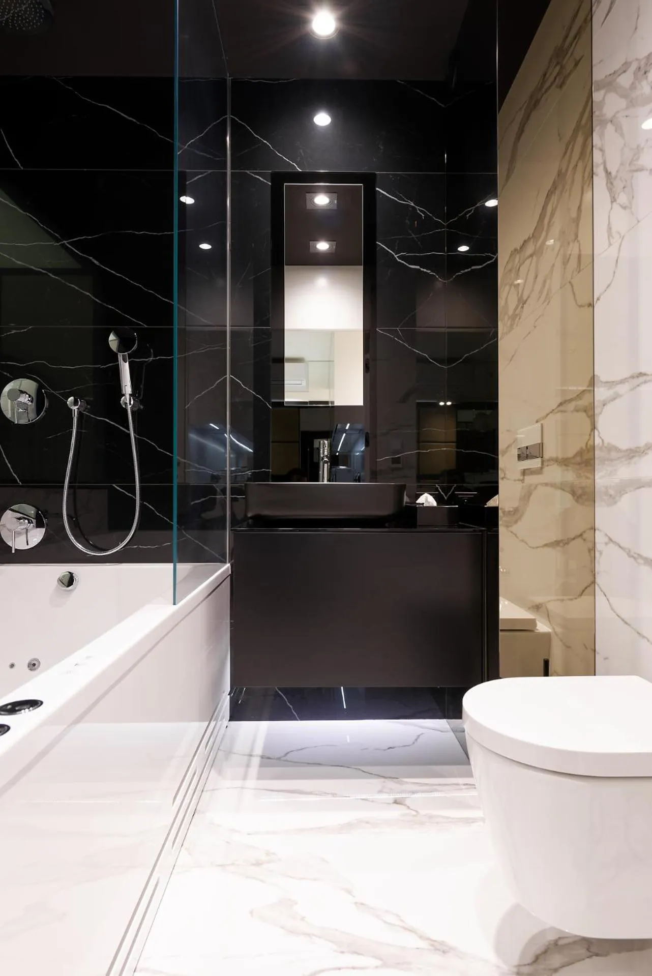 Massage in Super Apartment with Hot Tub