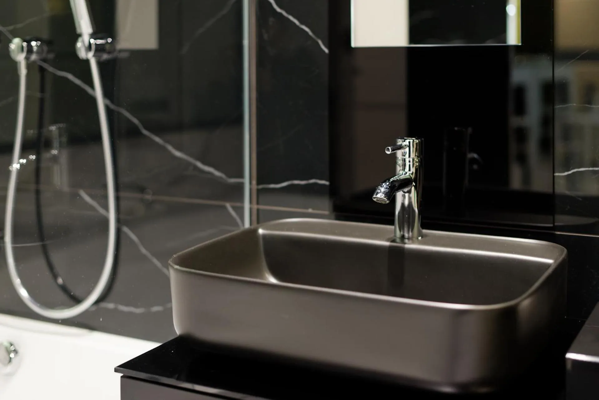 Super Apartment with Hot Tub