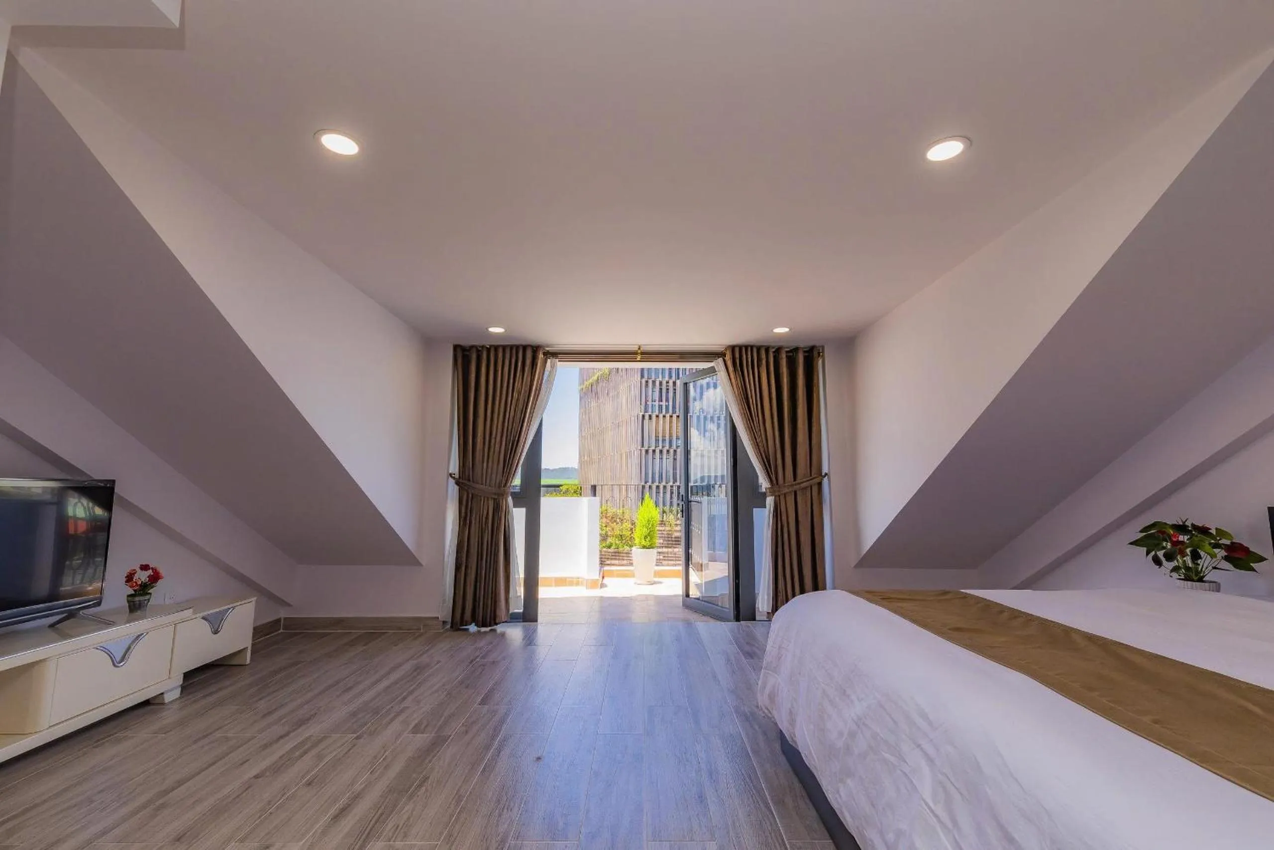 Bed in Khanh Uyen 1 Hotel