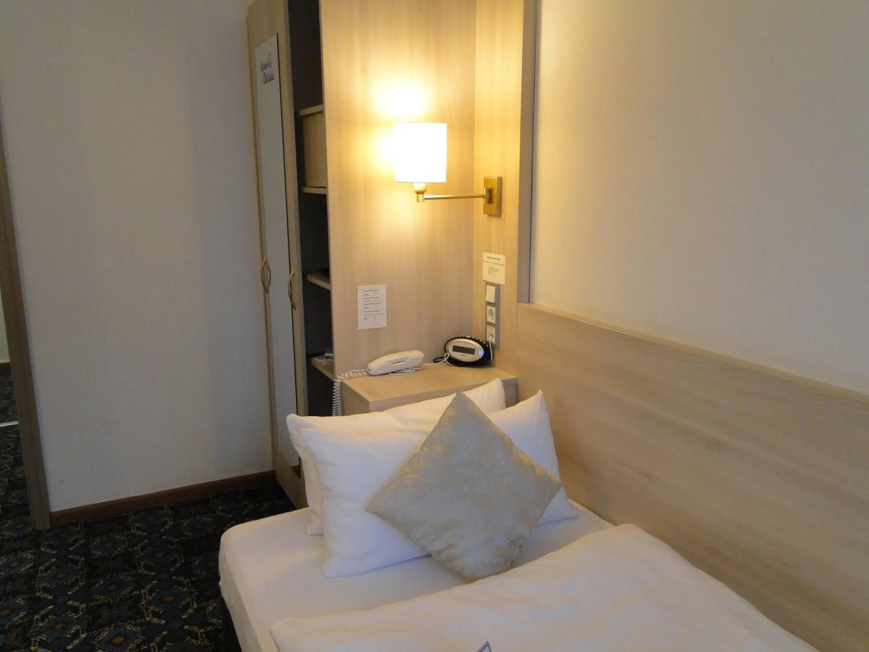 Photo of the whole room, Bed in Stadthotel Geis