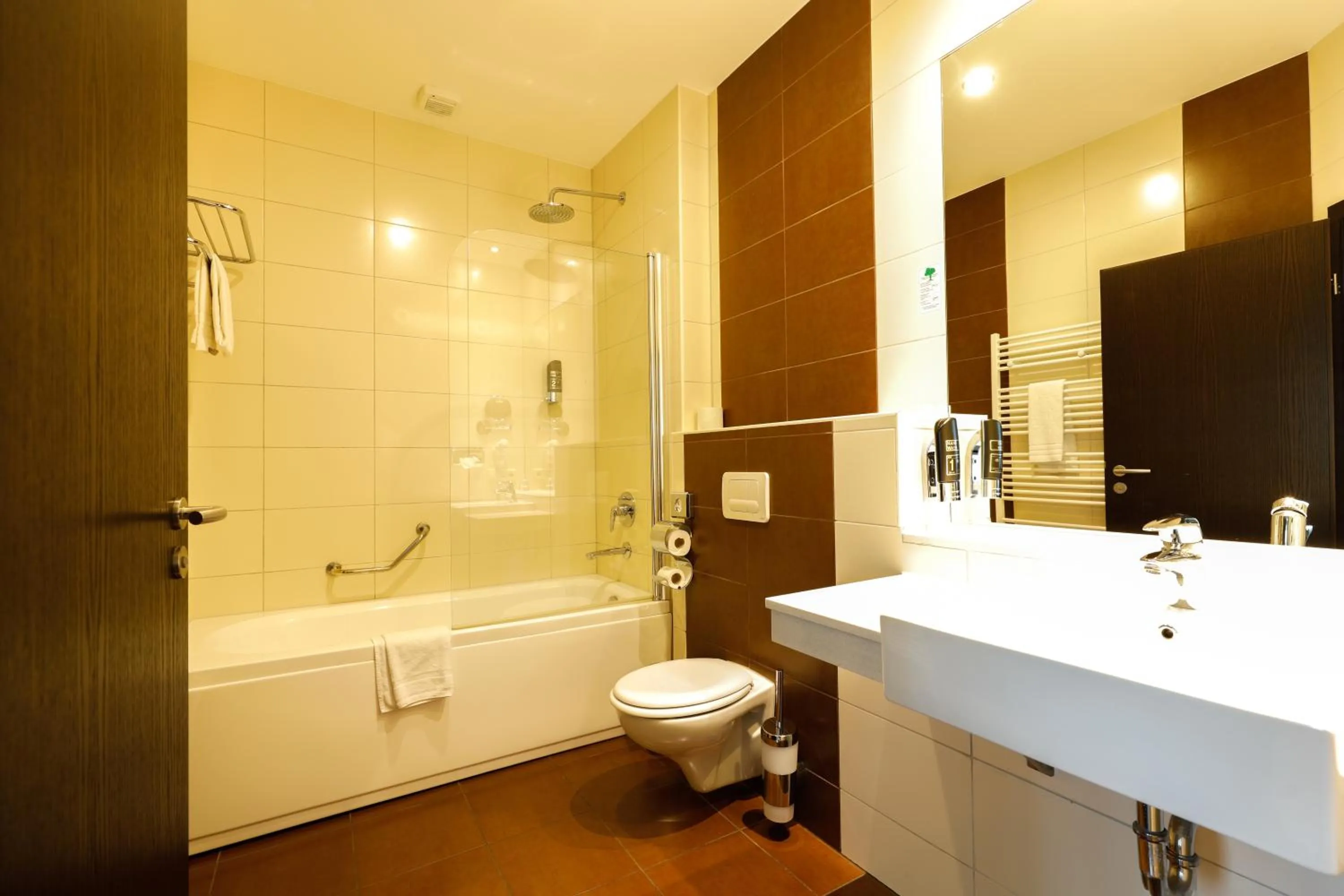 Bathroom in Grand Palace Hotel Hannover