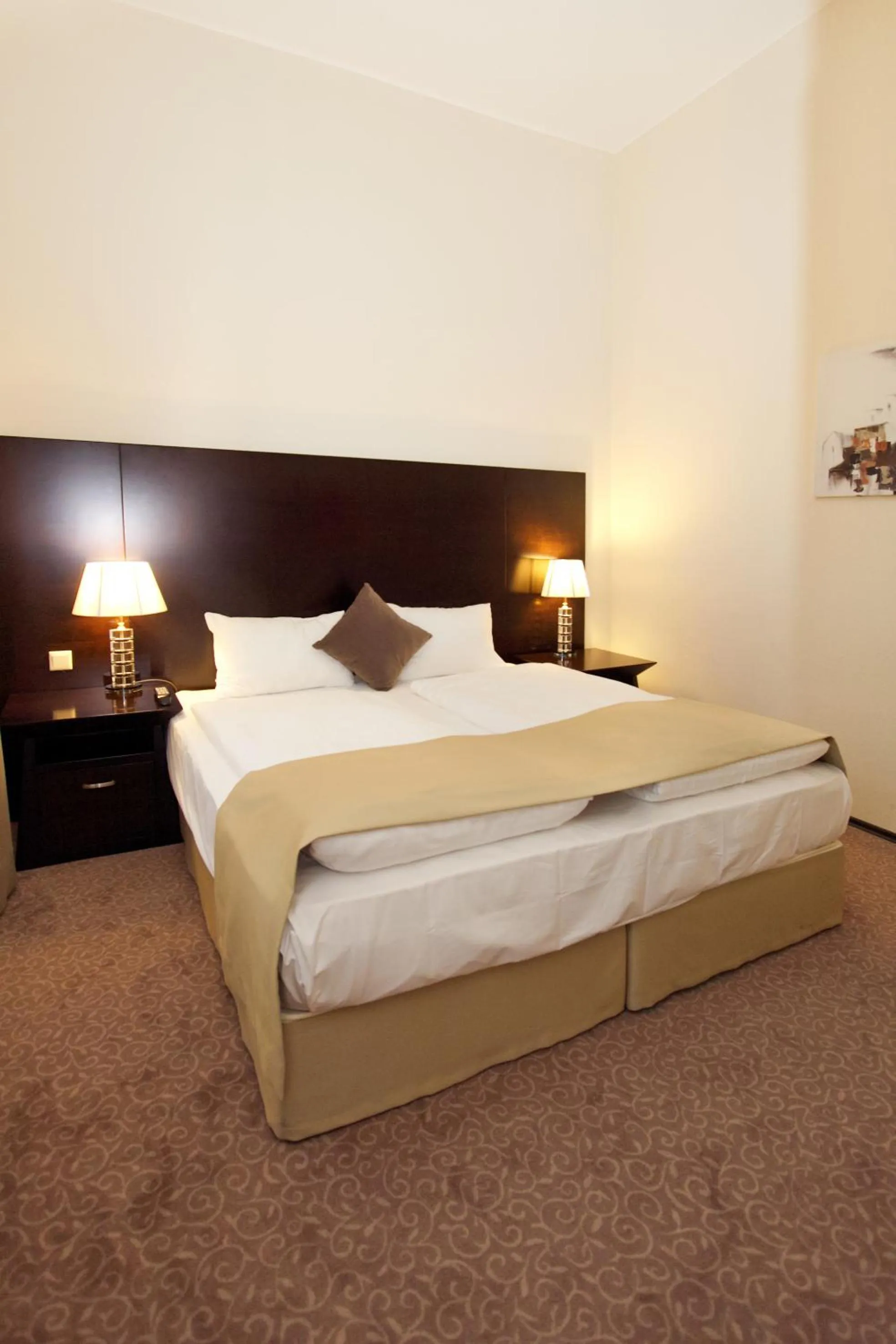 Bedroom, Bed in Grand Palace Hotel Hannover