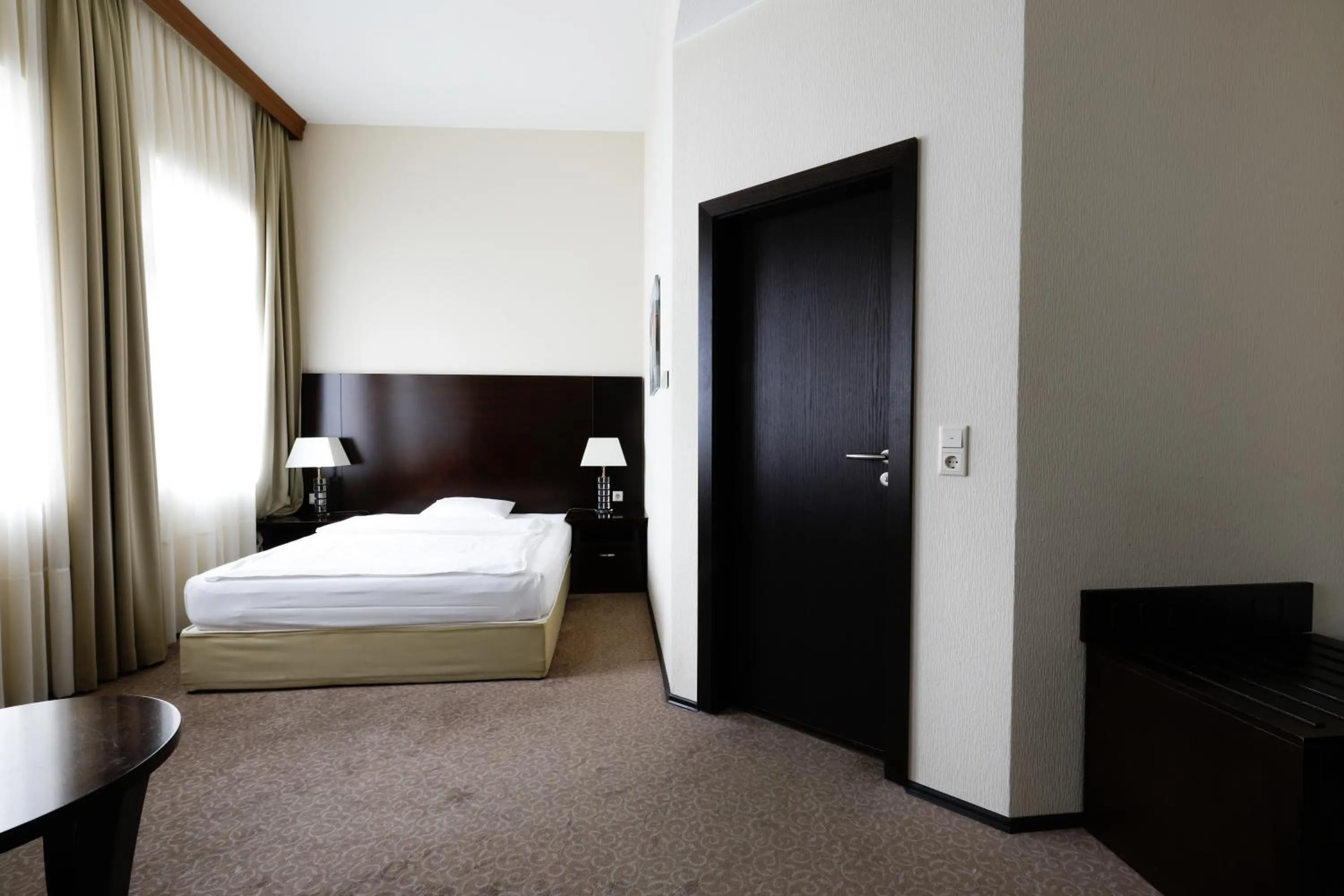 Photo of the whole room, Bed in Grand Palace Hotel Hannover