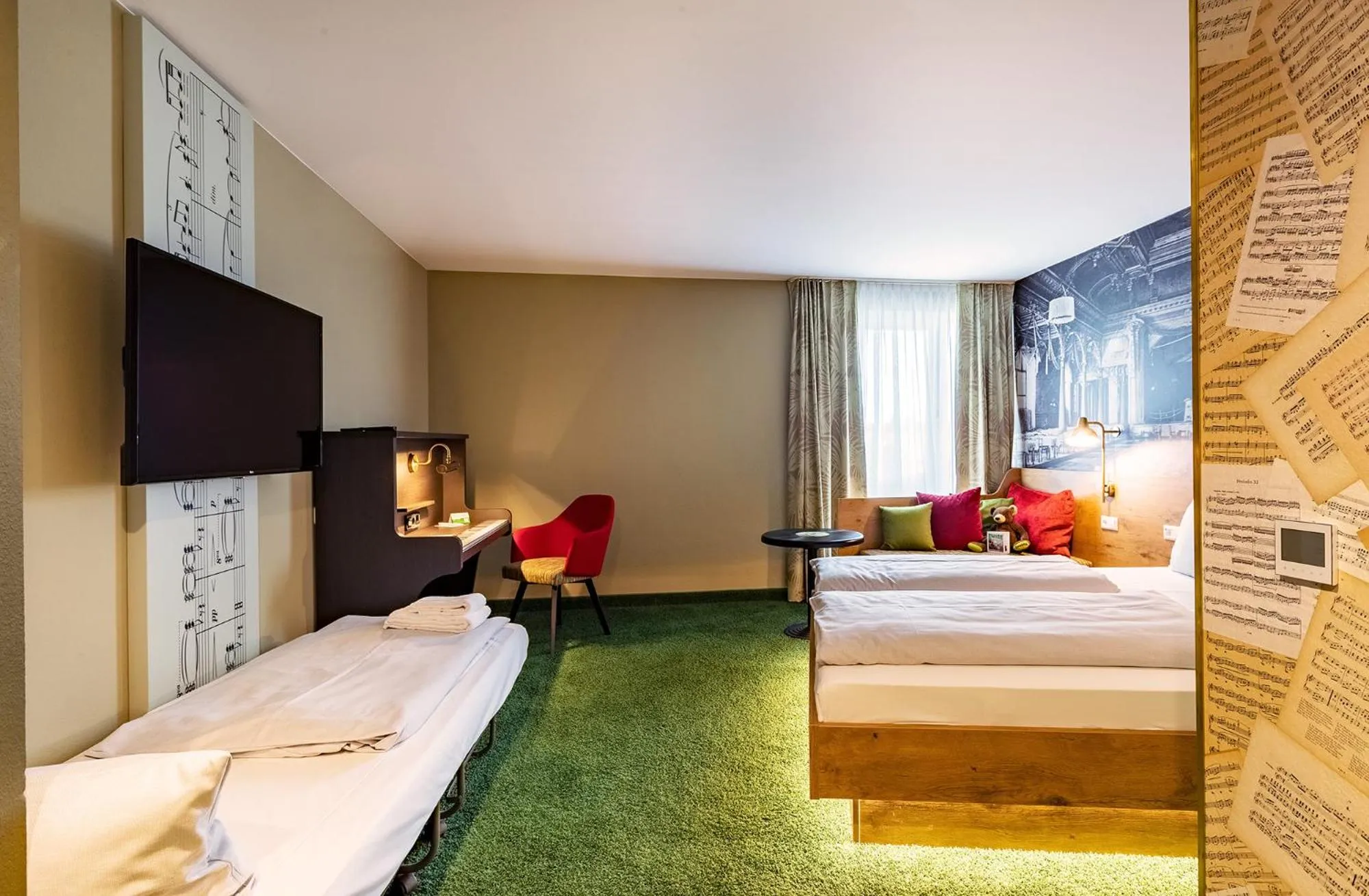Photo of the whole room, Bed in mightyTwice Hotel Dresden