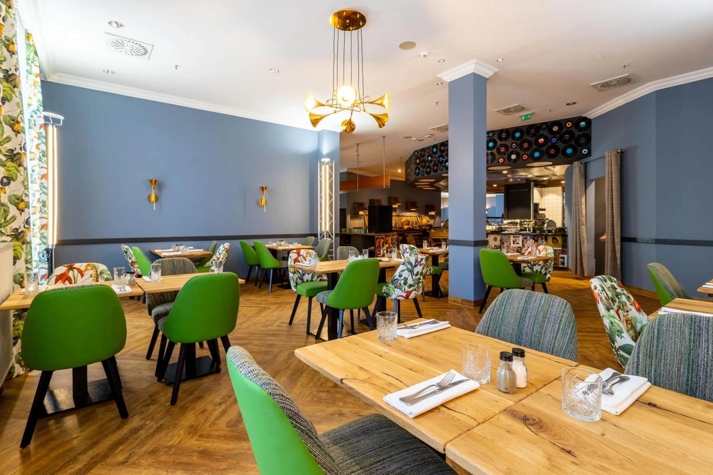 Restaurant/places to eat in mightyTwice Hotel Dresden