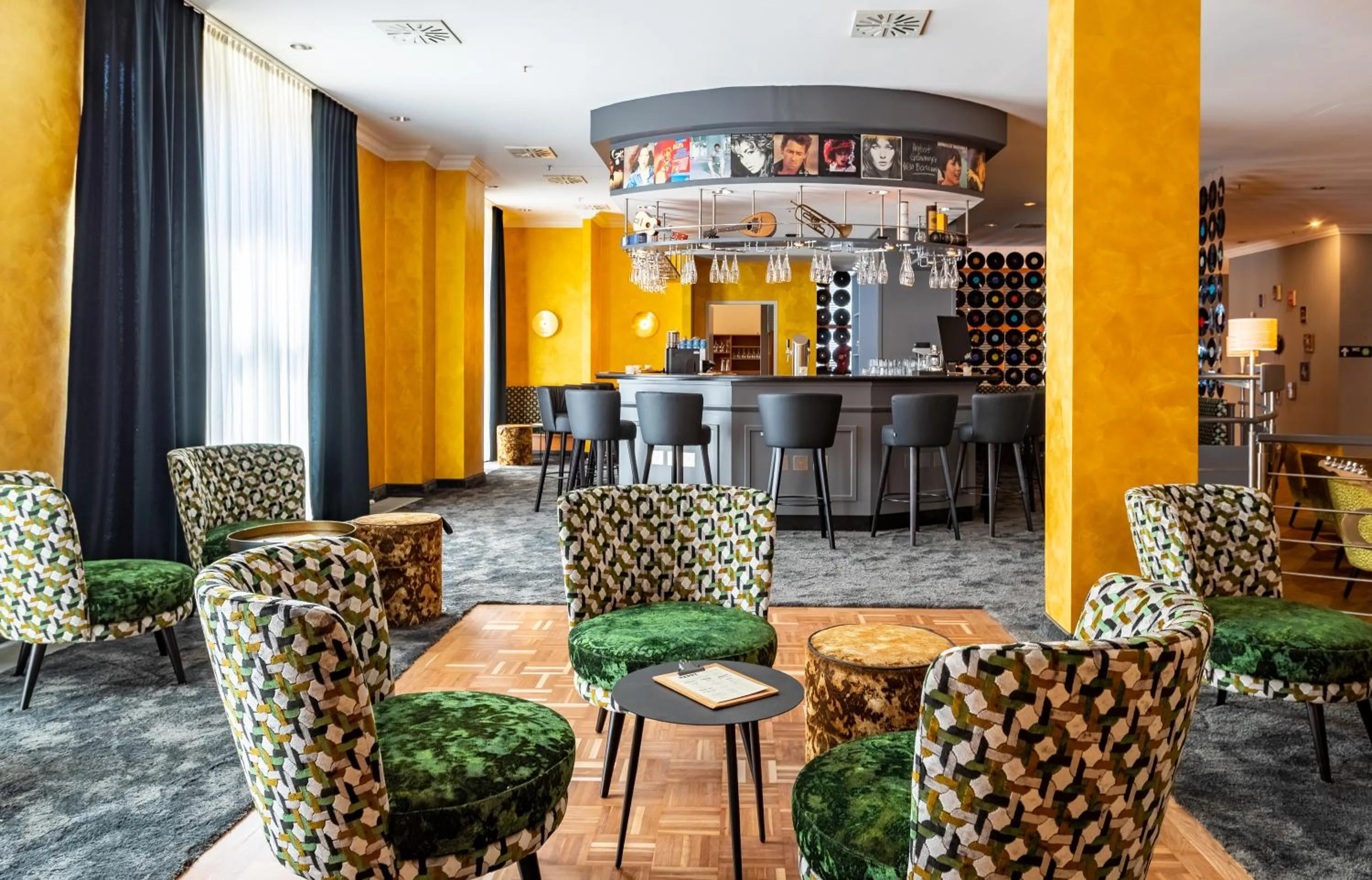 Lounge or bar in mightyTwice Hotel Dresden