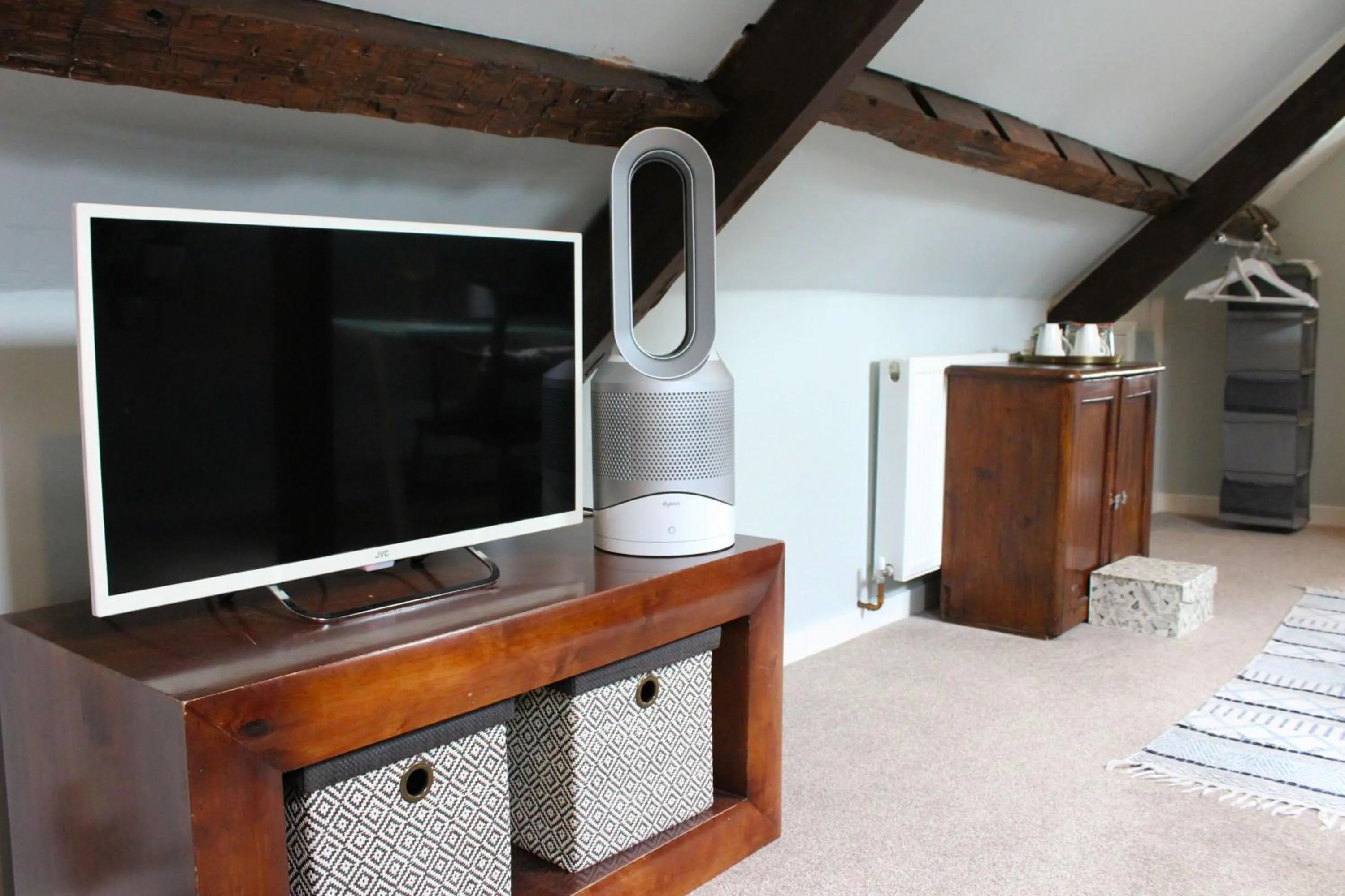 TV and multimedia in Guestling Hall Hotel