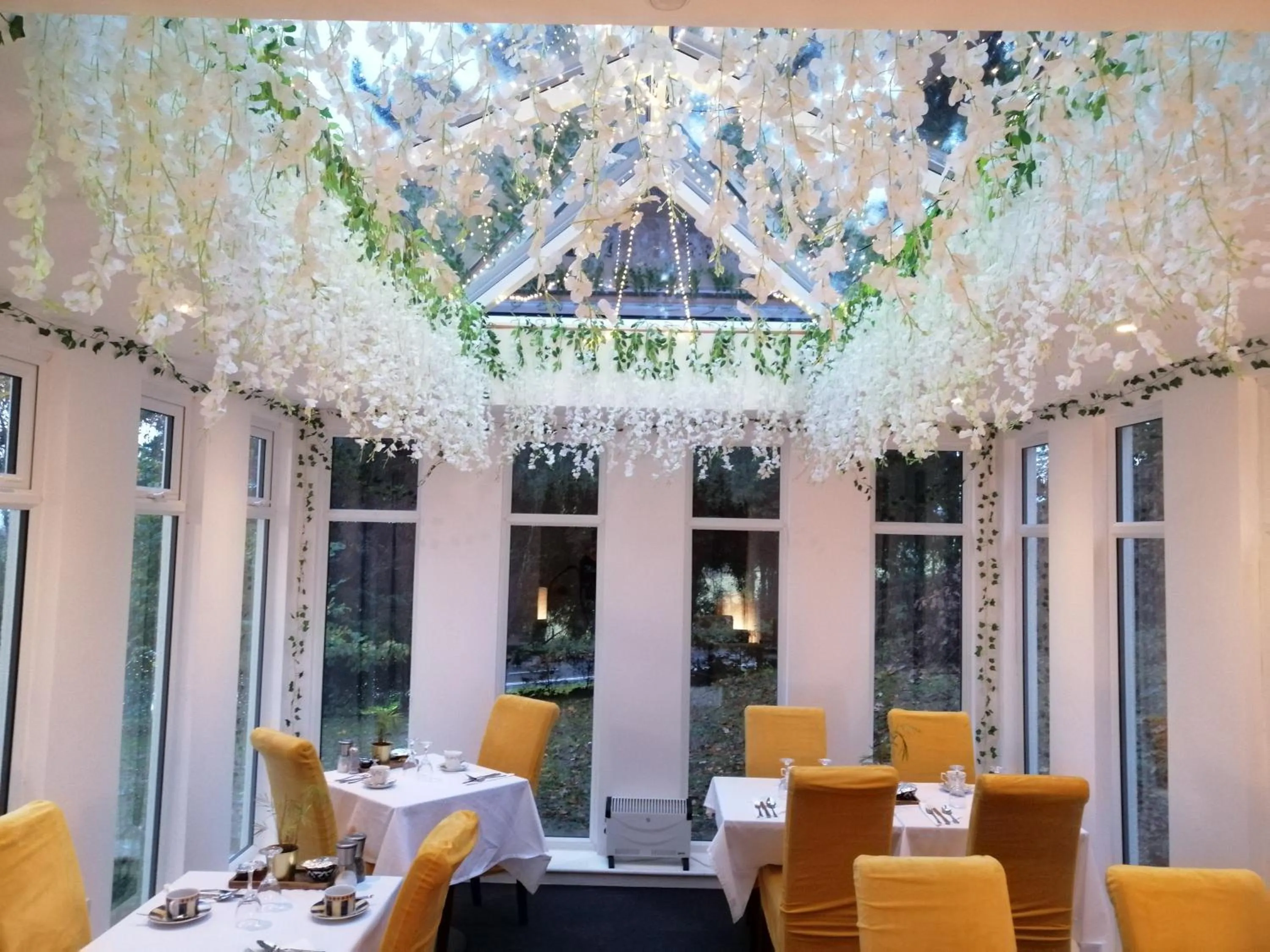 Restaurant/places to eat in Guestling Hall Hotel