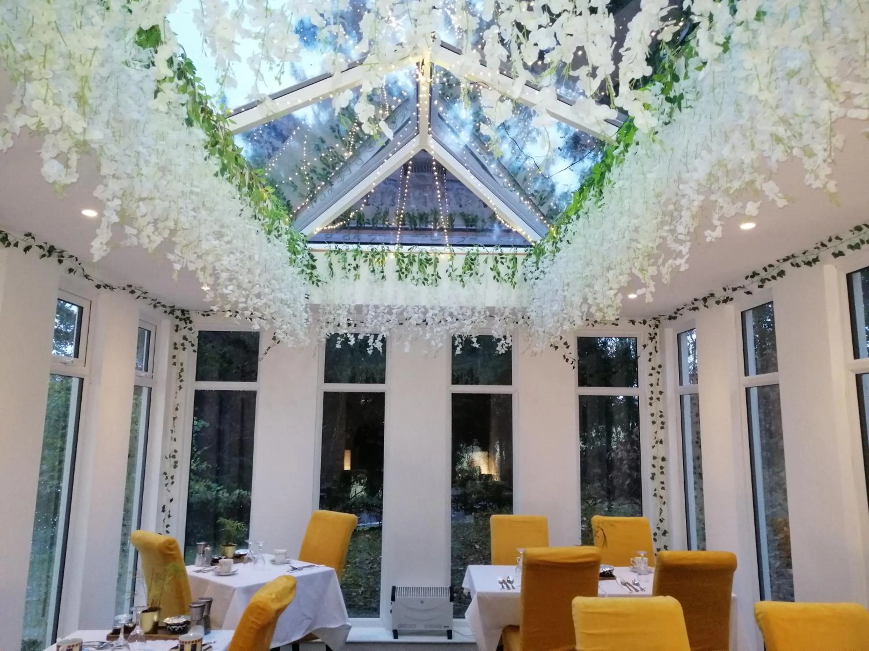 Restaurant/places to eat in Guestling Hall Hotel