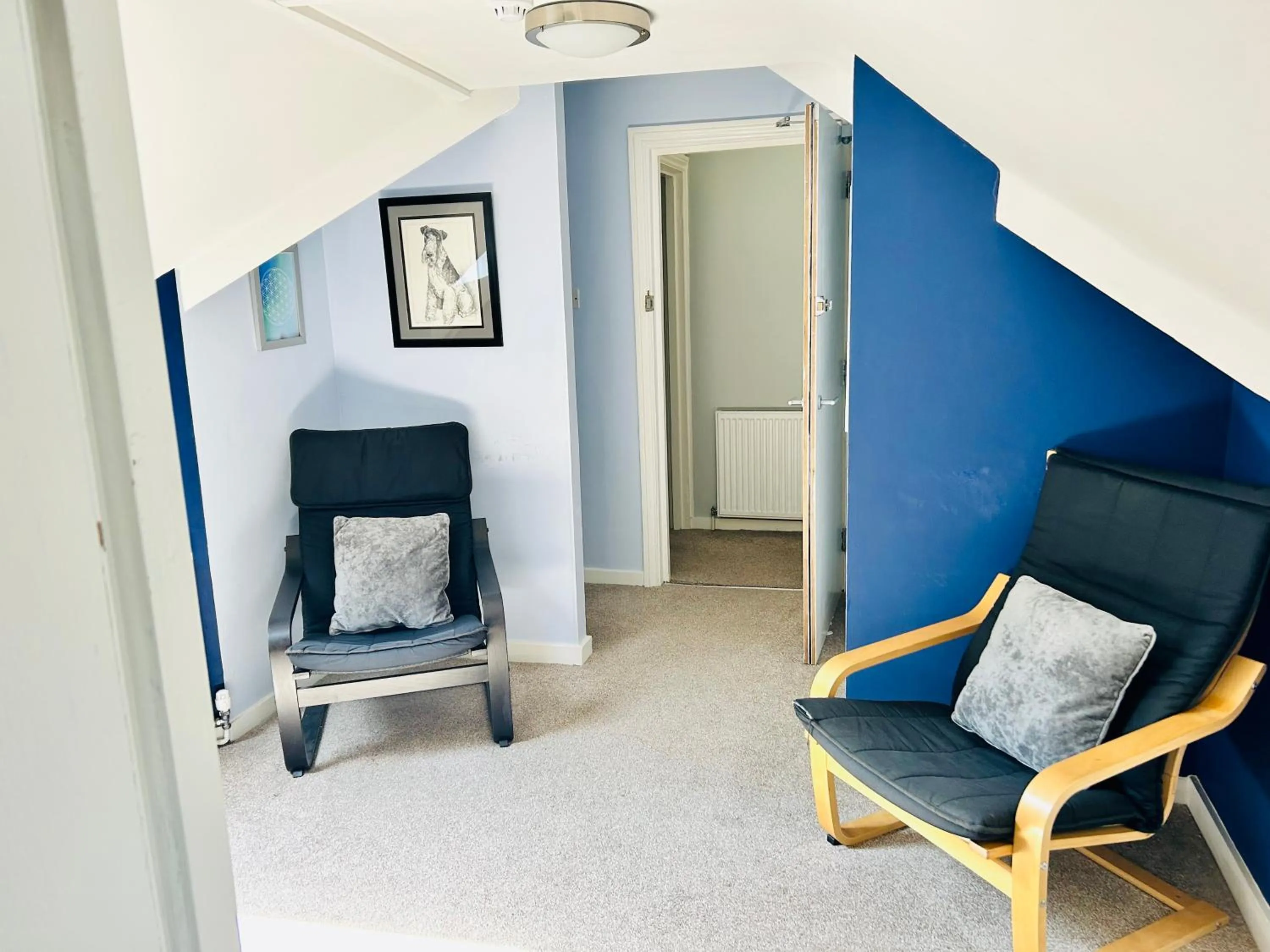 Living room in Guestling Hall Hotel