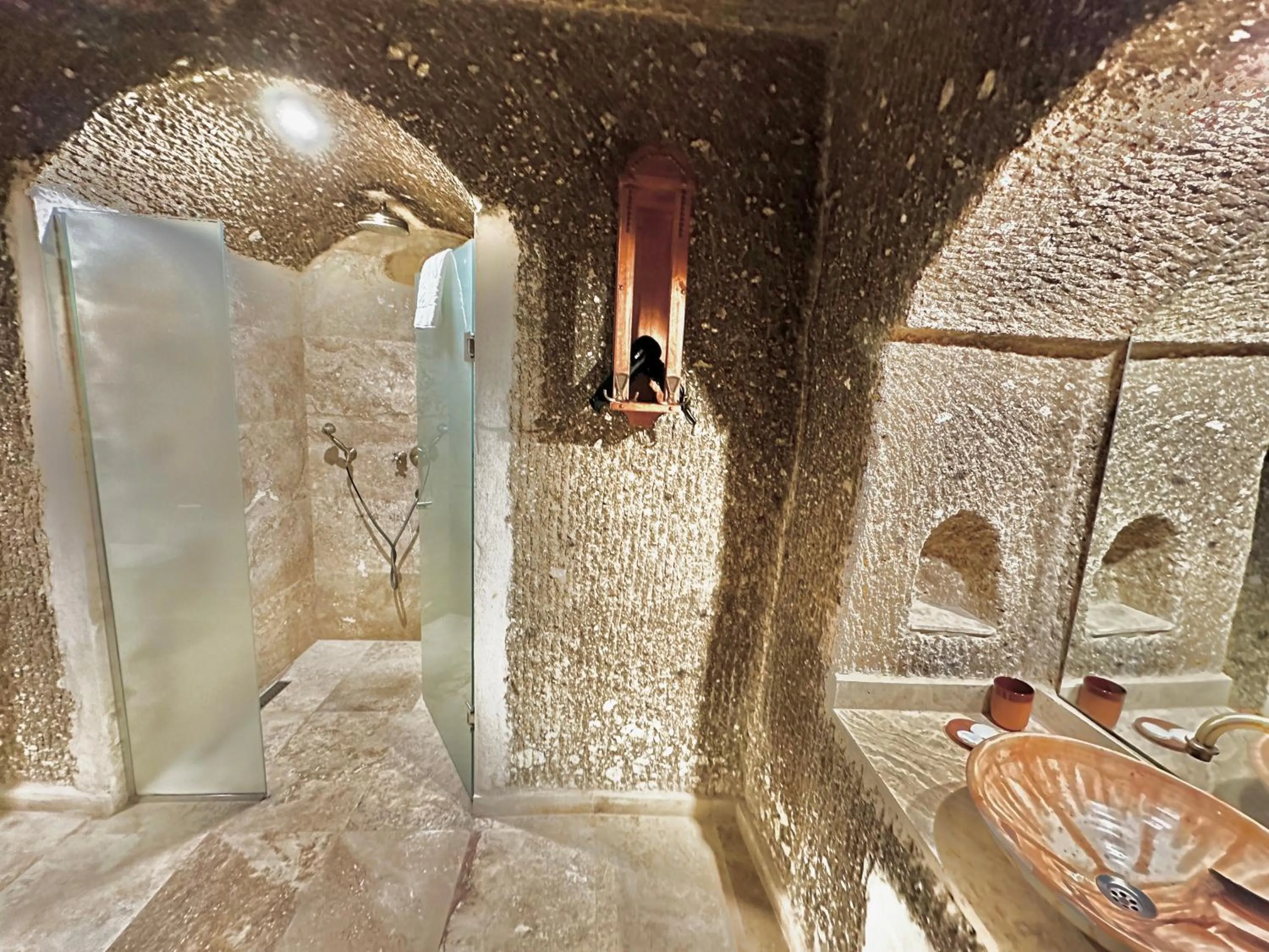 Shower in Arinna Cappadocia