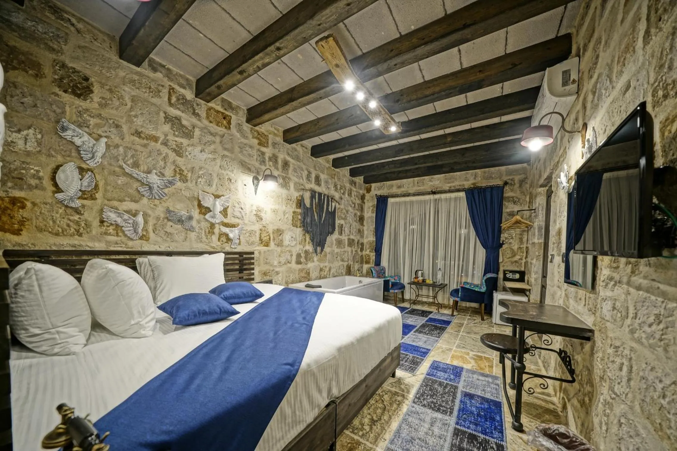 Photo of the whole room, Bed in Arinna Cappadocia