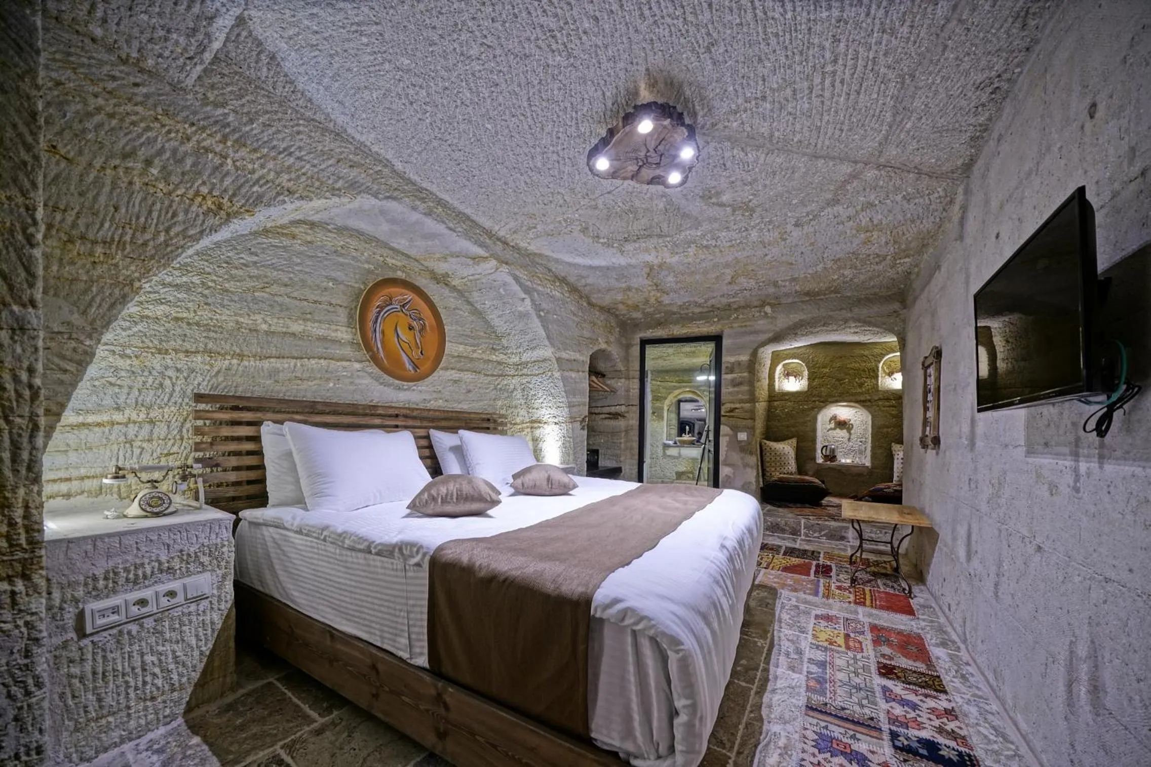 Photo of the whole room, Bed in Arinna Cappadocia