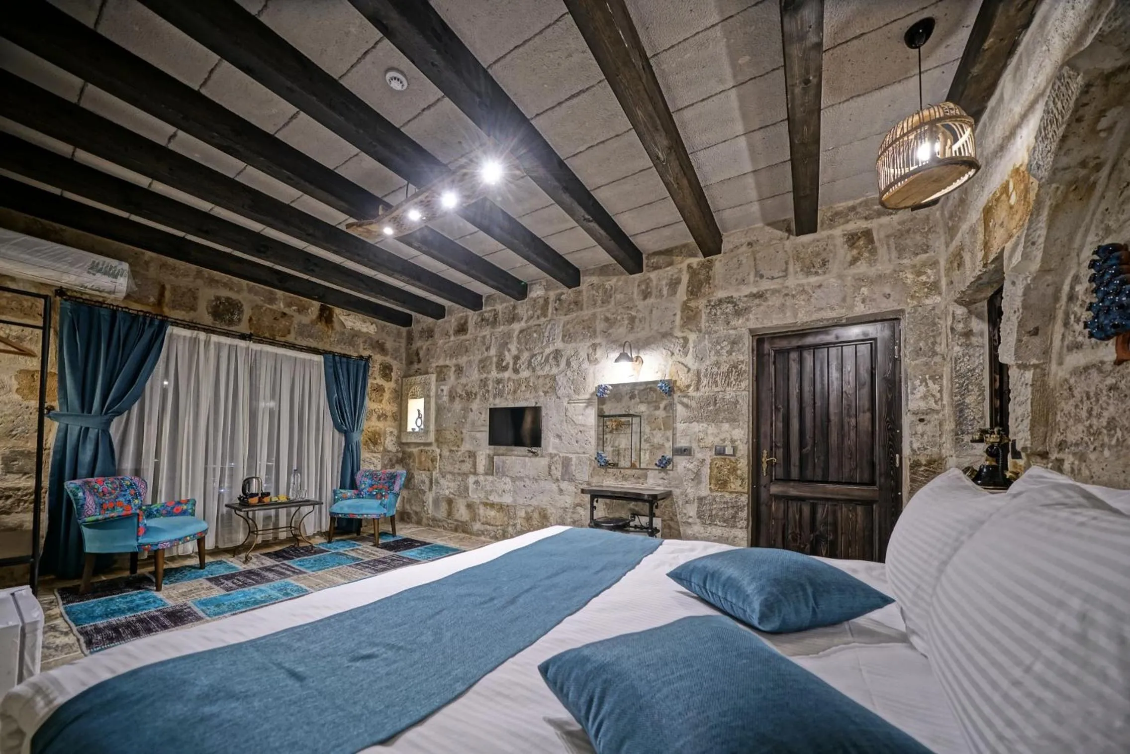 Seating area, Bed in Arinna Cappadocia