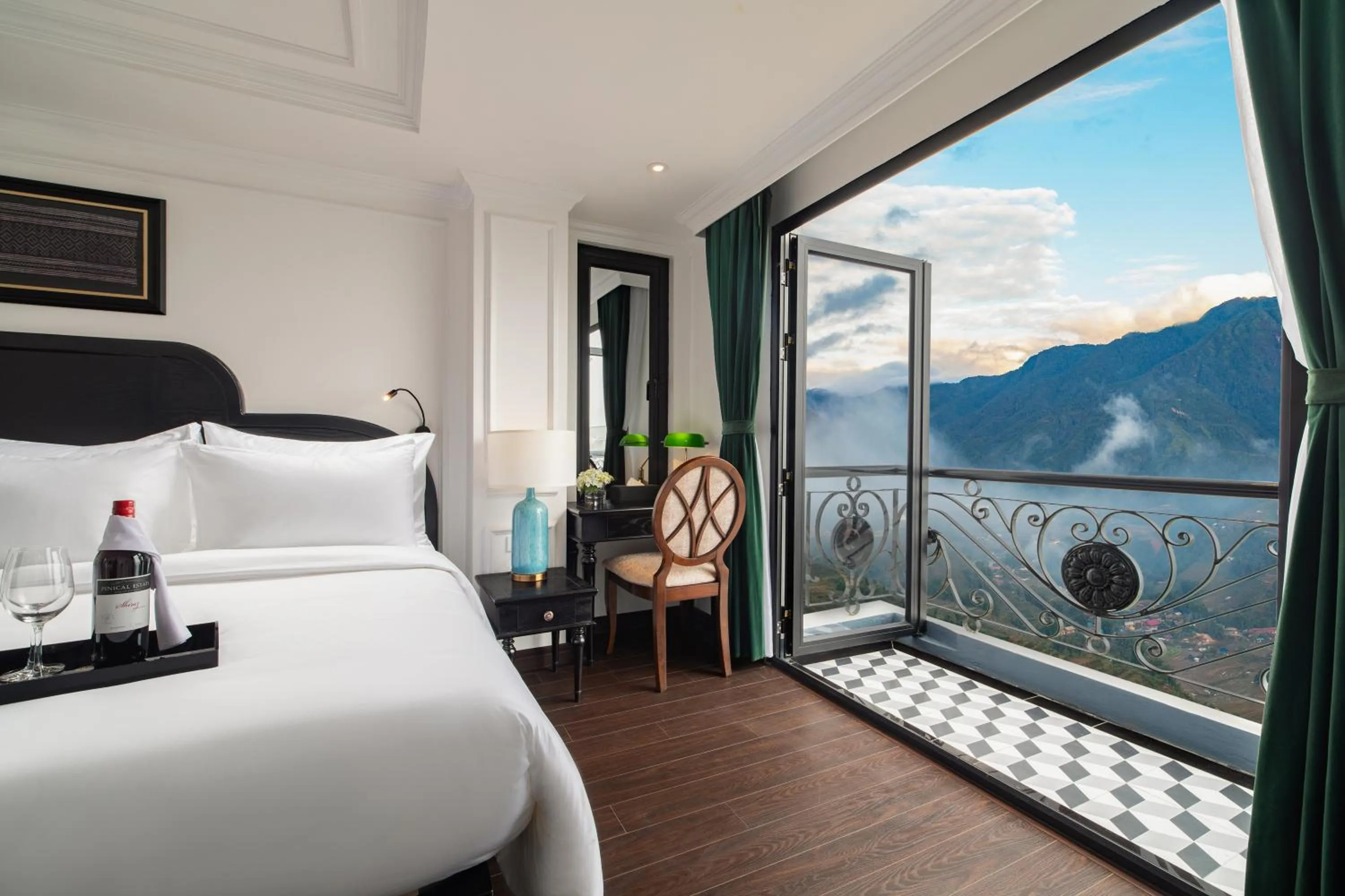 Balcony/Terrace, Bed in My Gallery Boutique Hotel & Spa