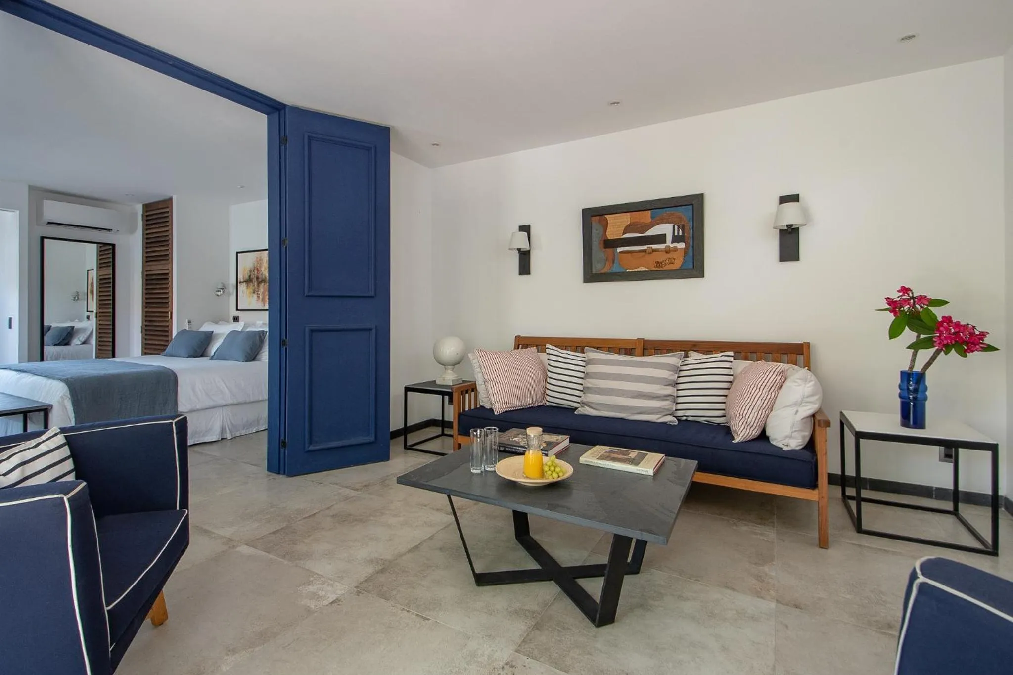 Living room, Bed in Villa Paranaguá Hotel & Spa - Boutique Hotel