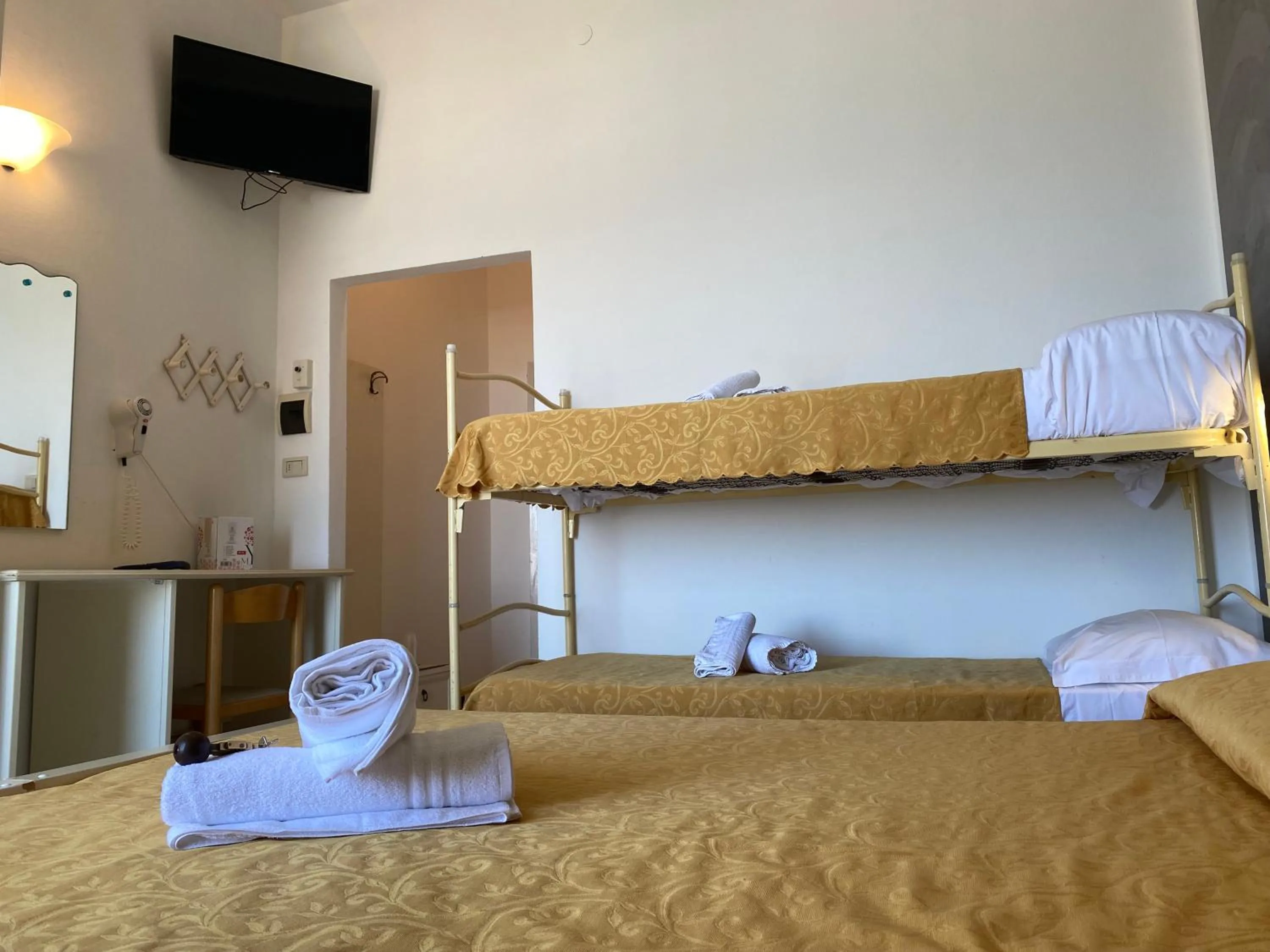 Bed in Hotel Britannia