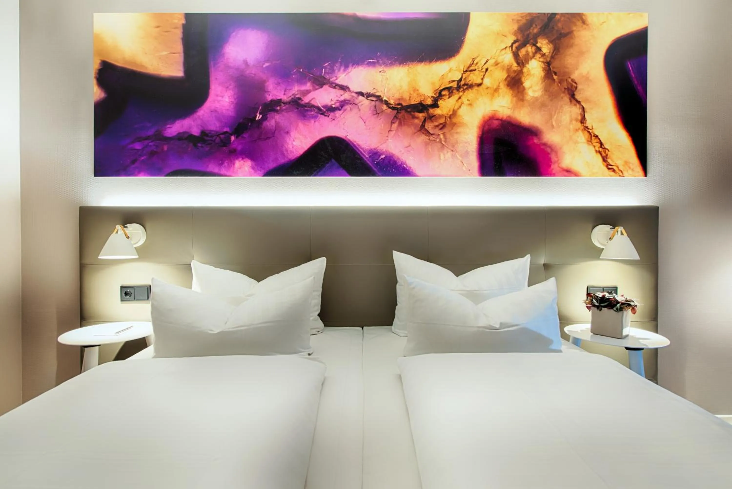 Bed in Offenbach Plaza Hotel