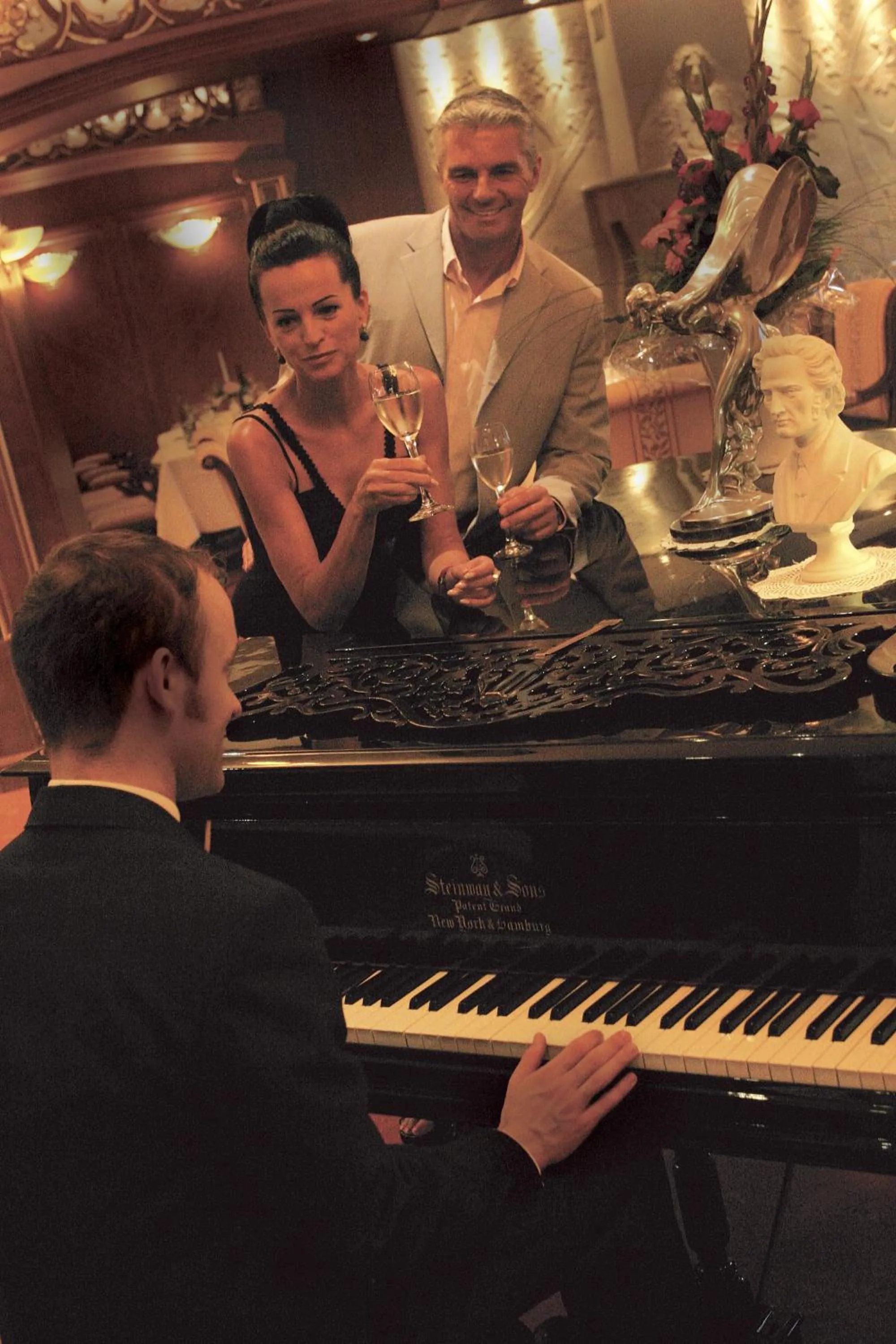 Restaurant/places to eat in Bellevue Rheinhotel