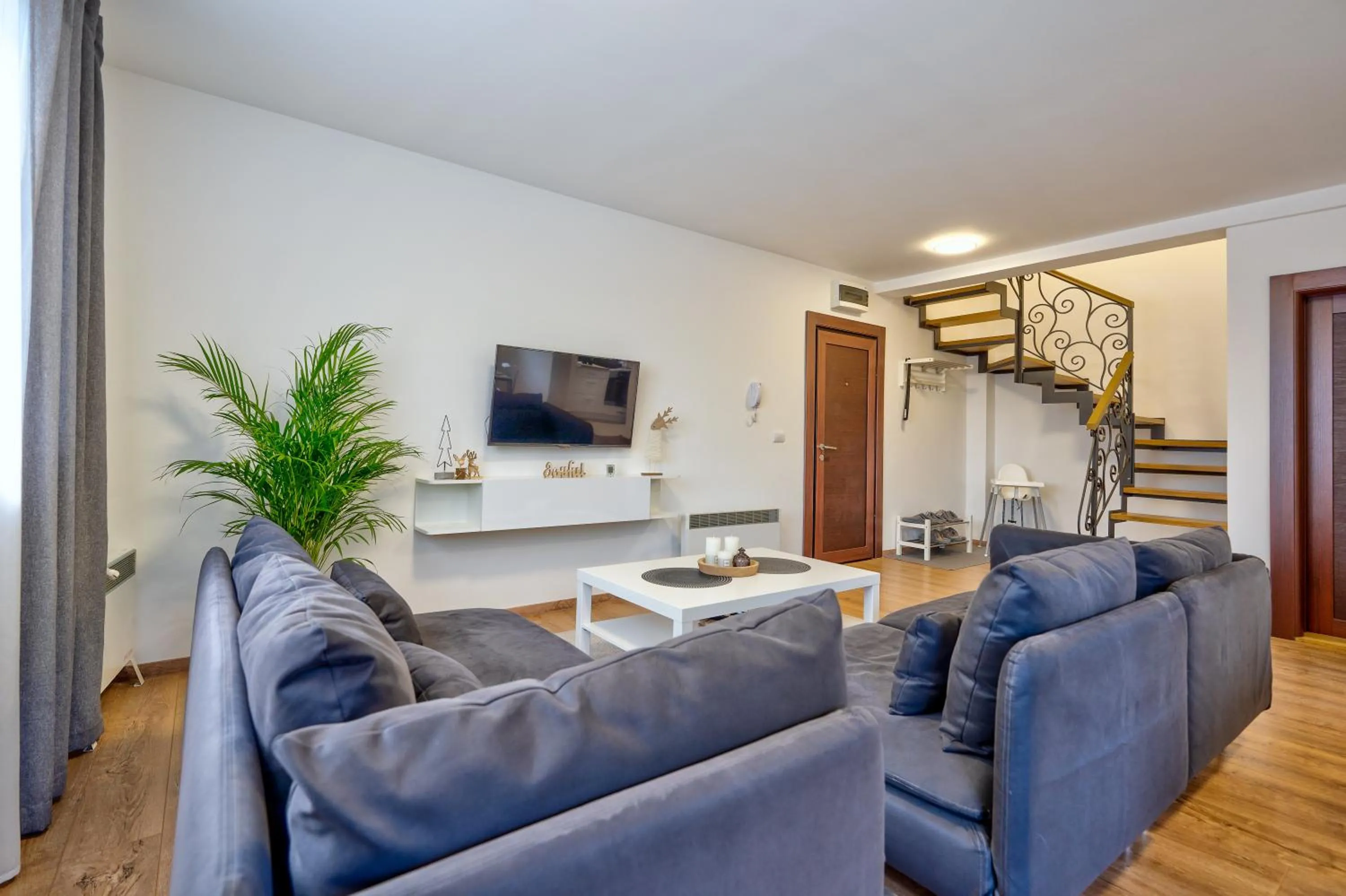 Apartment Grey Mountain