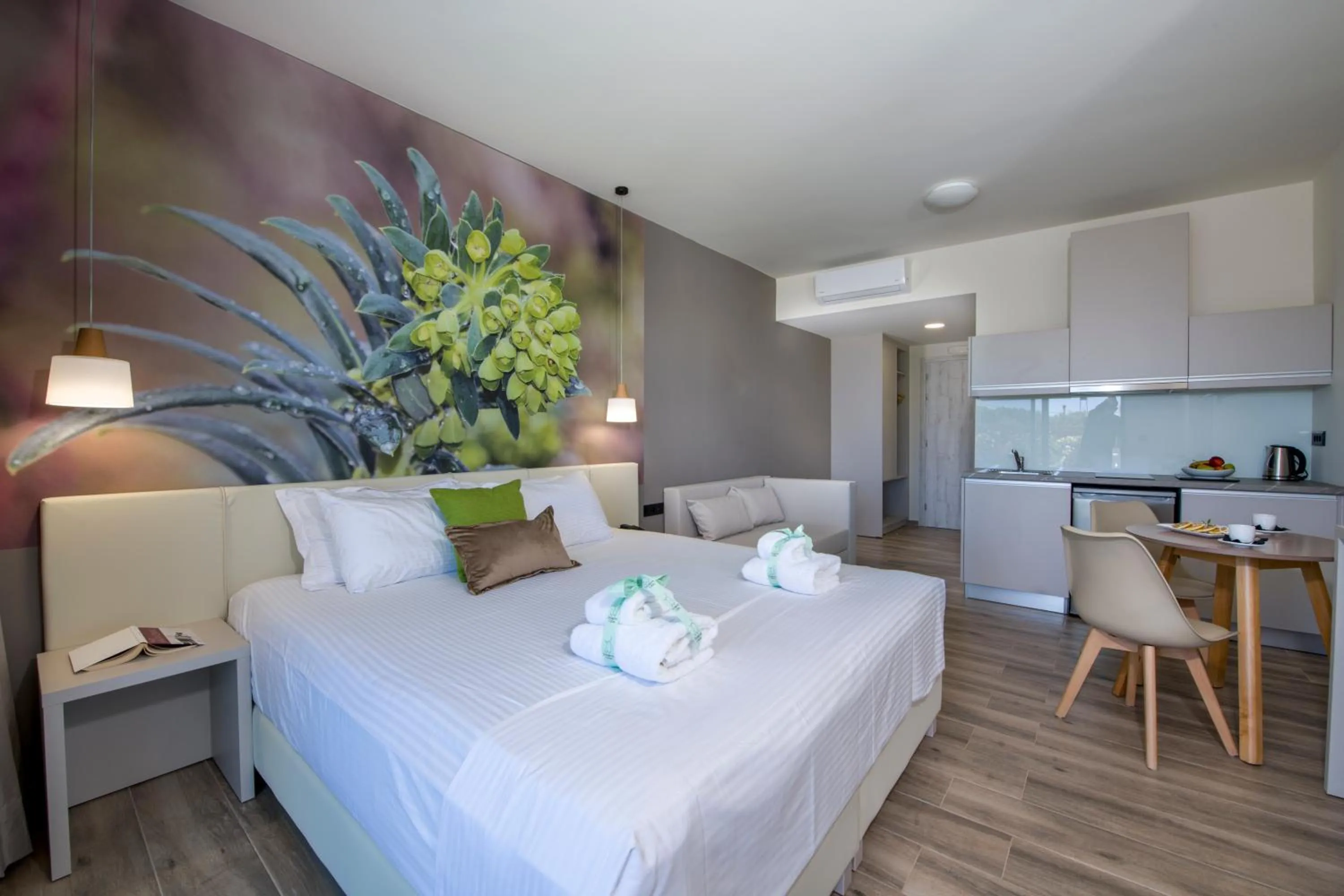 Photo of the whole room, Bed in Incognito Creta Luxury Suites and More