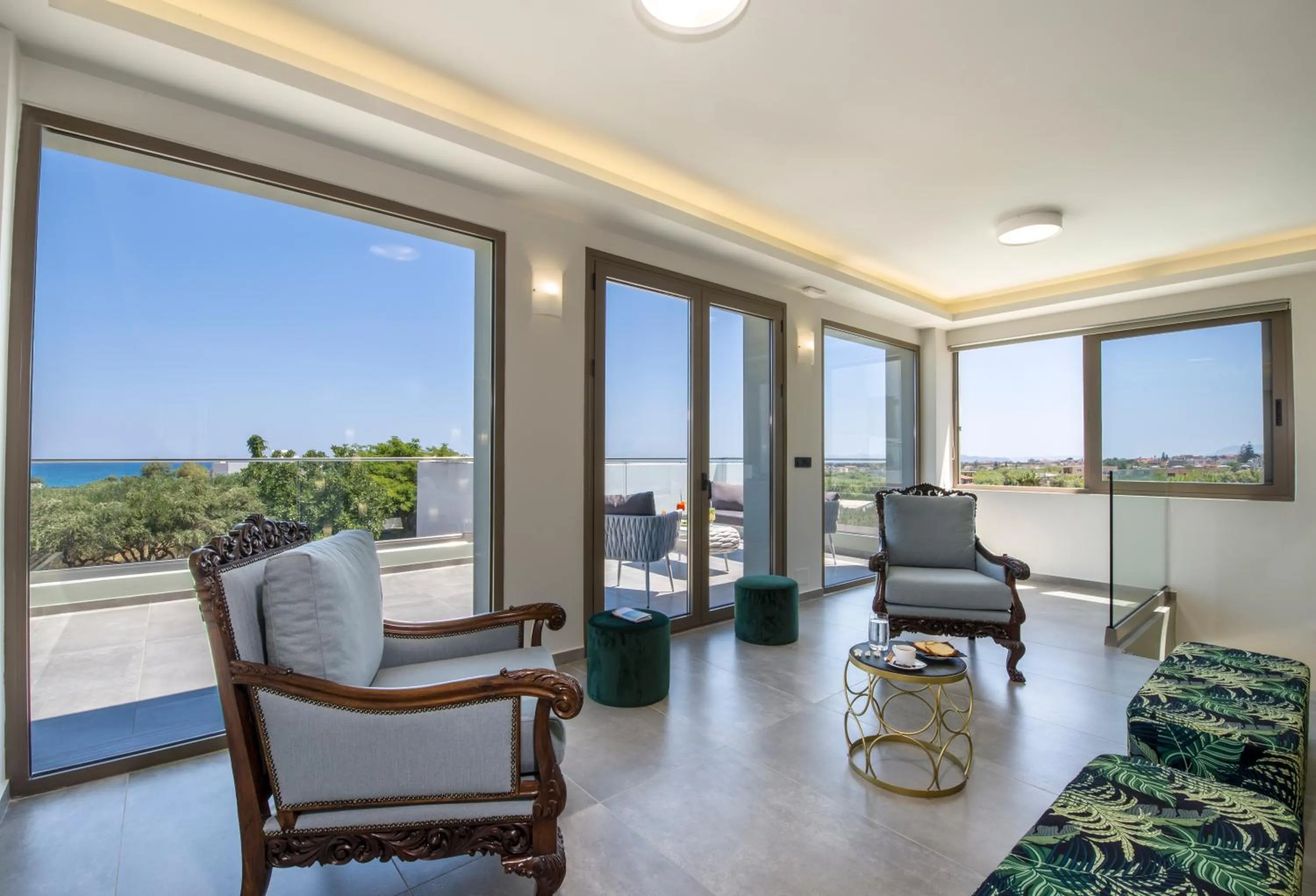 Communal lounge/ TV room in Incognito Creta Luxury Suites and More