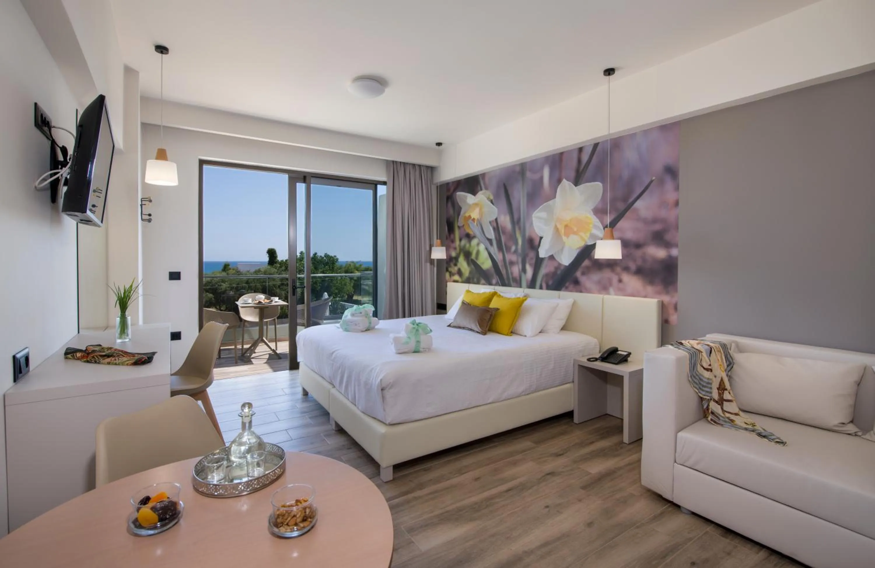 Photo of the whole room, Bed in Incognito Creta Luxury Suites and More