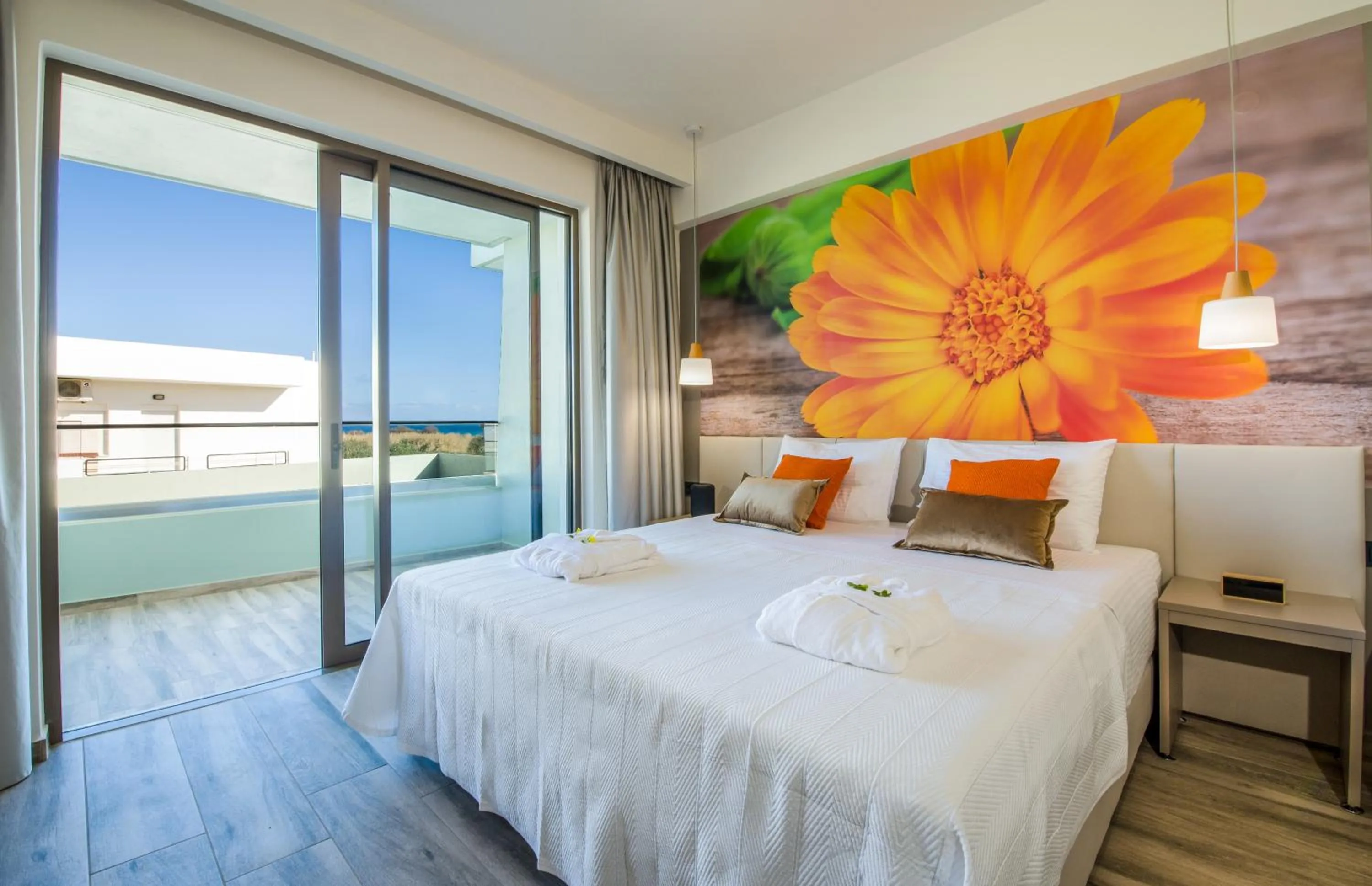 Balcony/Terrace, Bed in Incognito Creta Luxury Suites and More