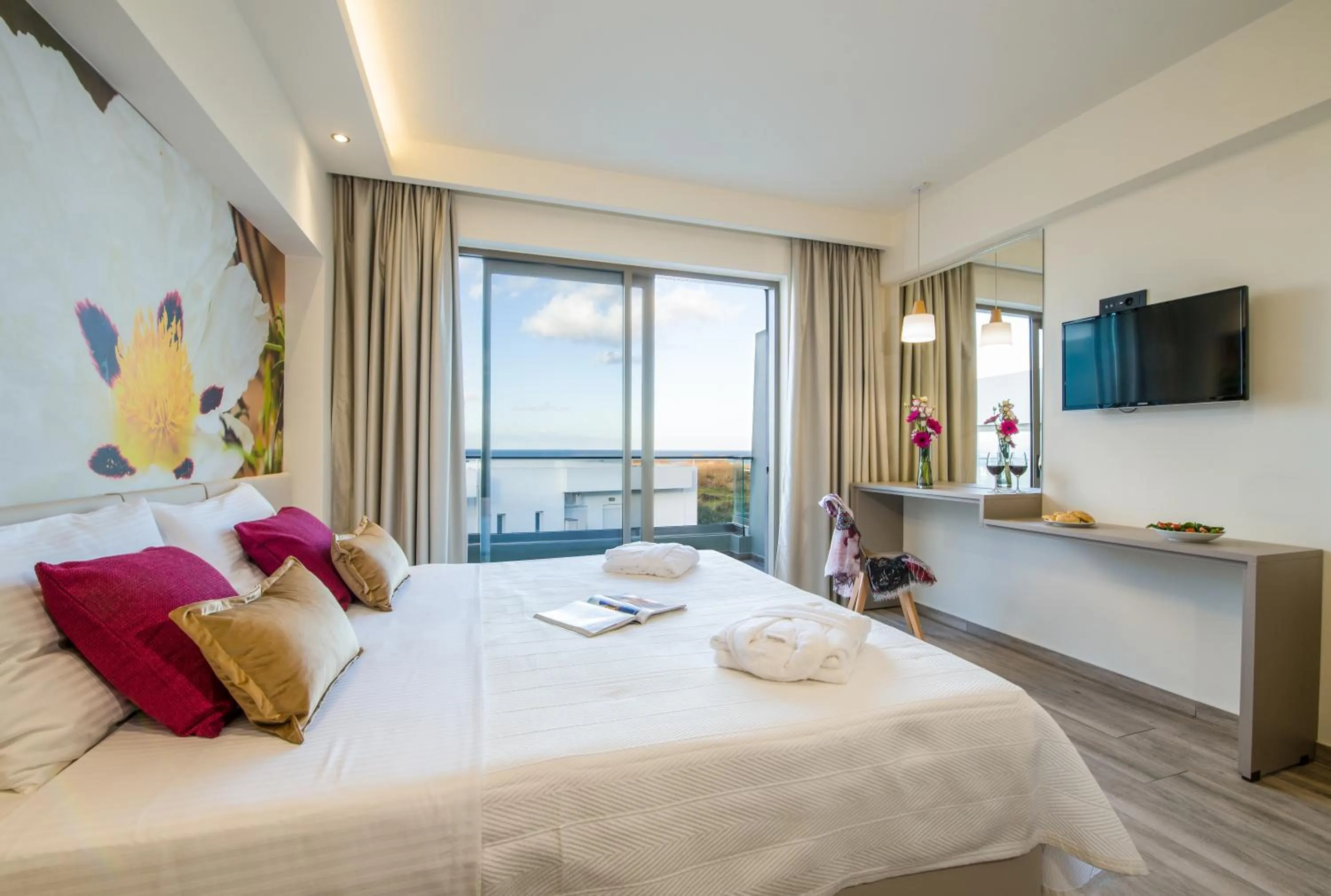 Photo of the whole room, Bed in Incognito Creta Luxury Suites and More