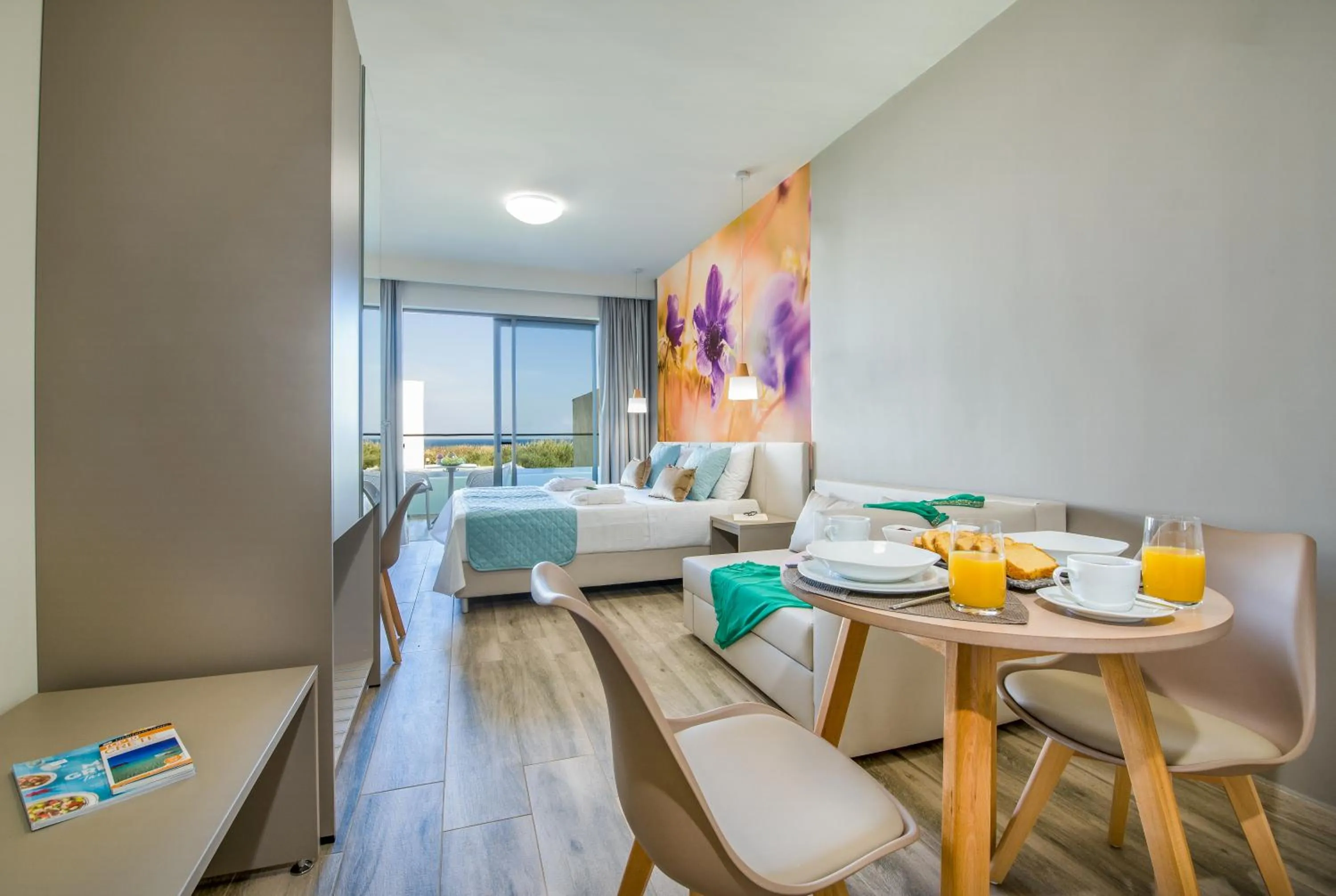 Photo of the whole room in Incognito Creta Luxury Suites and More