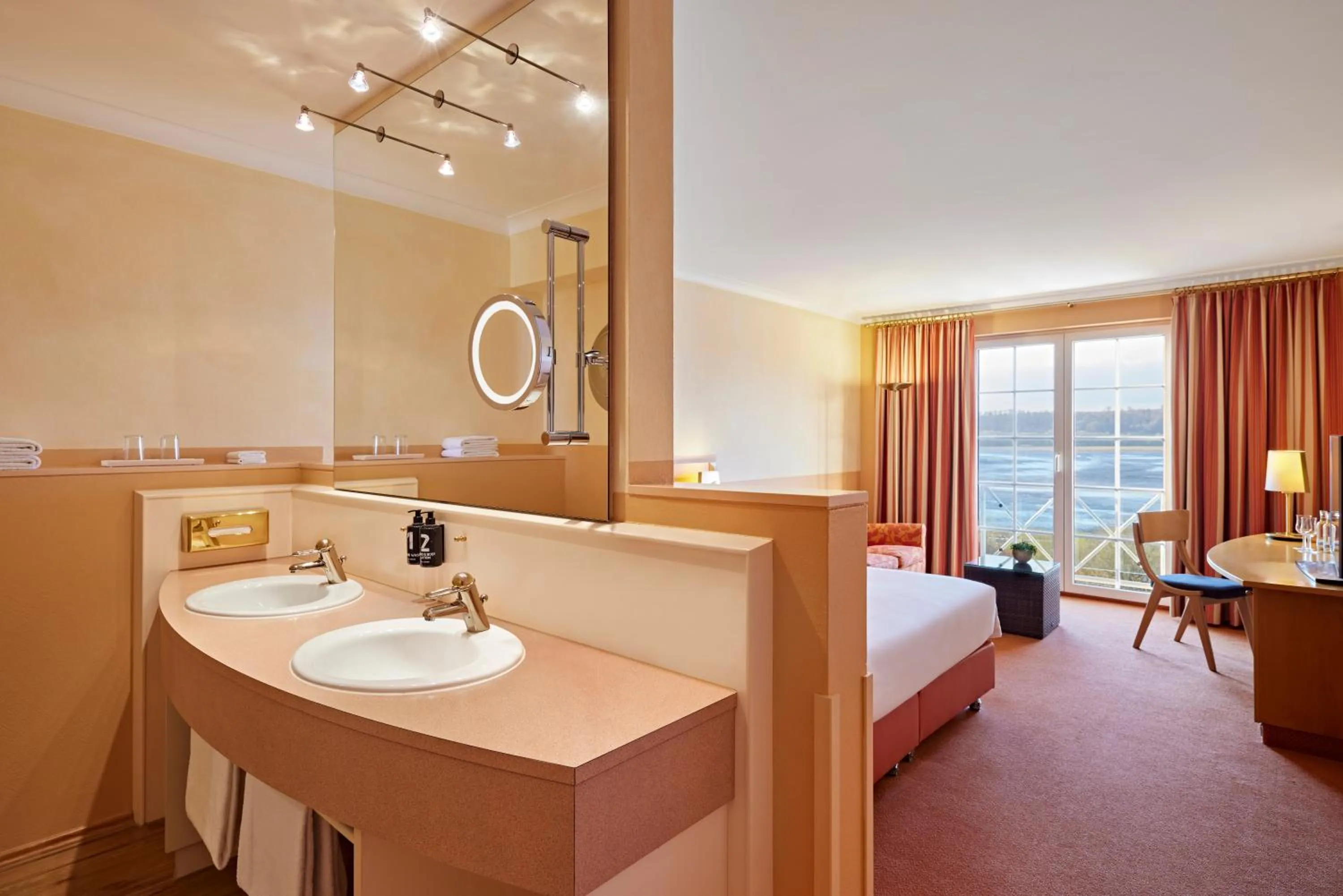 Photo of the whole room, Bed in Golf- und Sporthotel Wiesensee