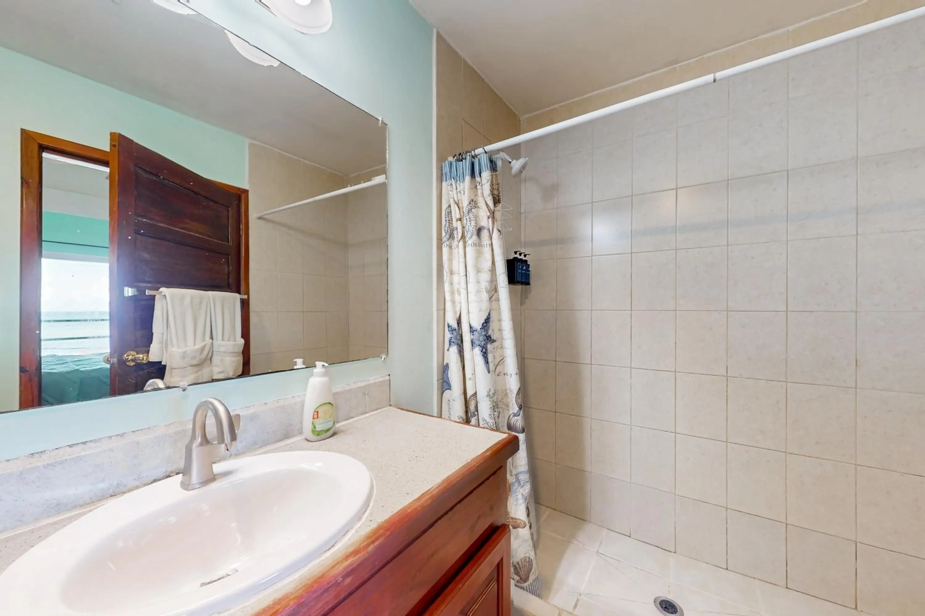 Suite E302 @ Mara Laguna