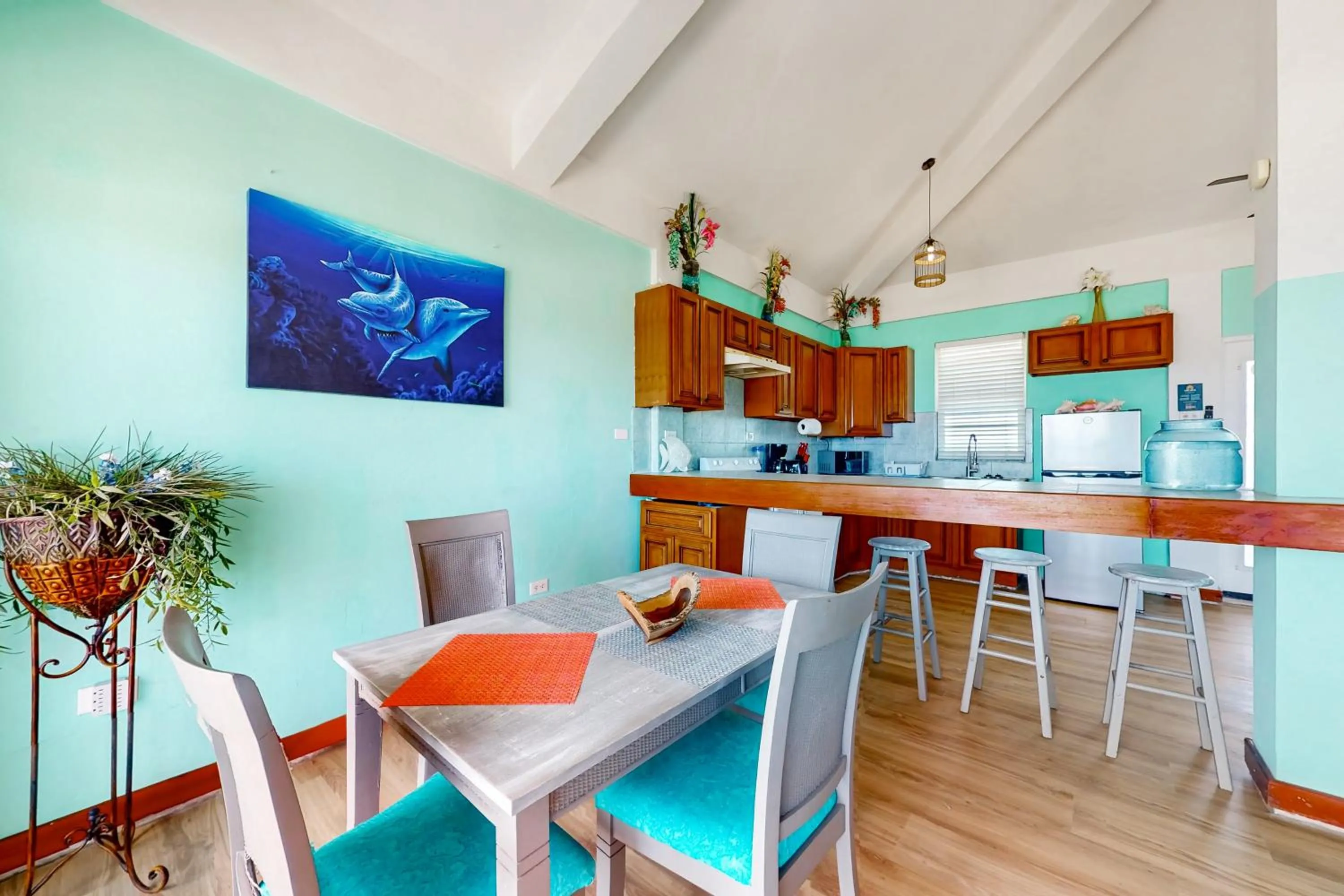 Suite E302 @ Mara Laguna