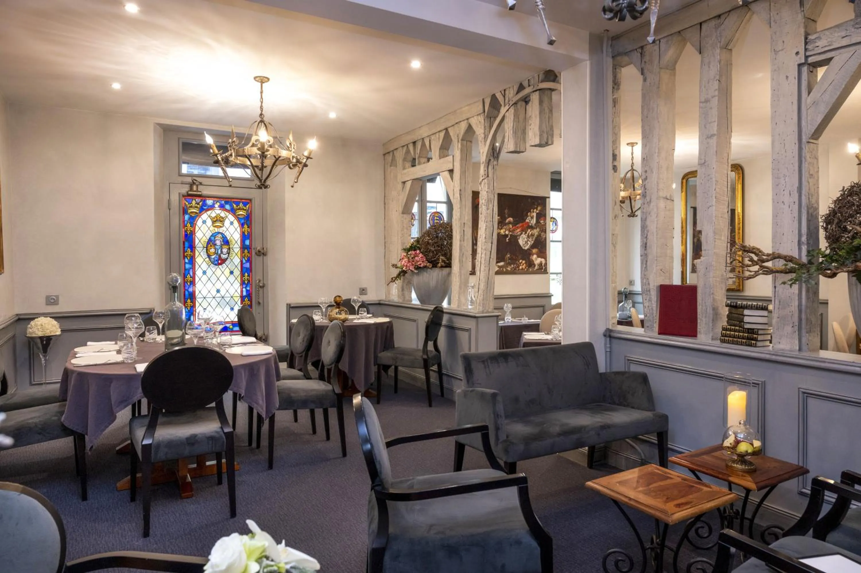 Restaurant/places to eat in Logis Hôtels Restaurant Les 3 Rois