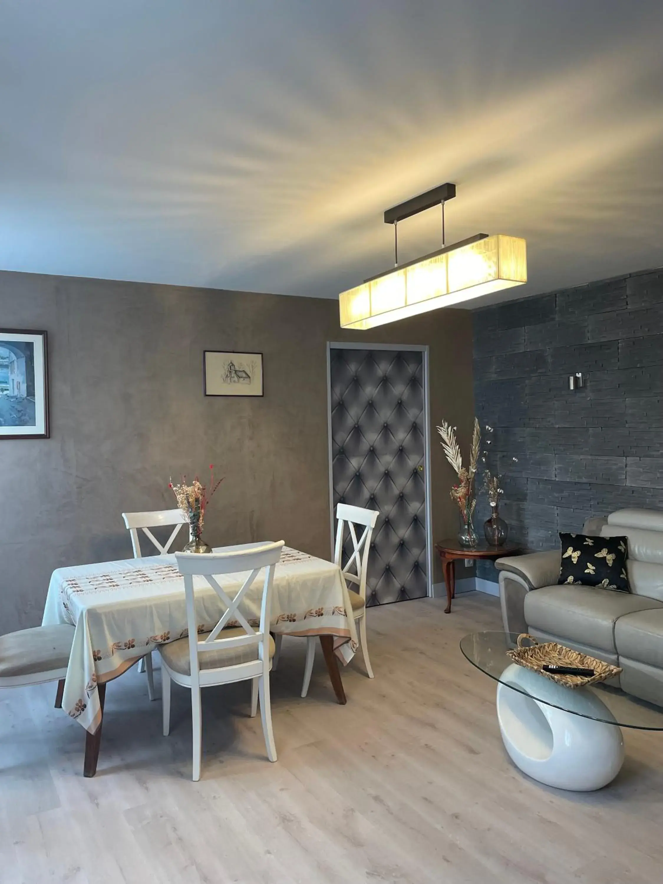 One-Bedroom Apartment in Logis Hôtels Restaurant Les 3 Rois One-Bedroom Apartment in Logis Hôtels Restaurant Les 3 Rois