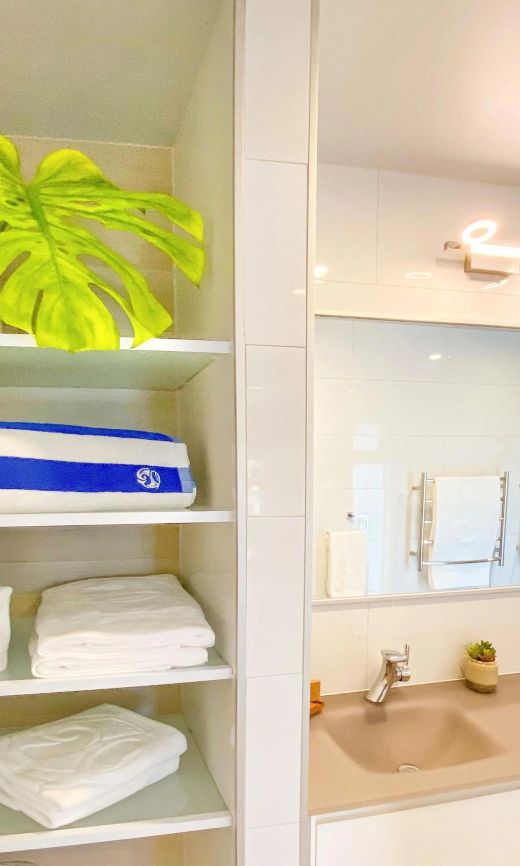 Shower in Ocean Escape Resort & Spa