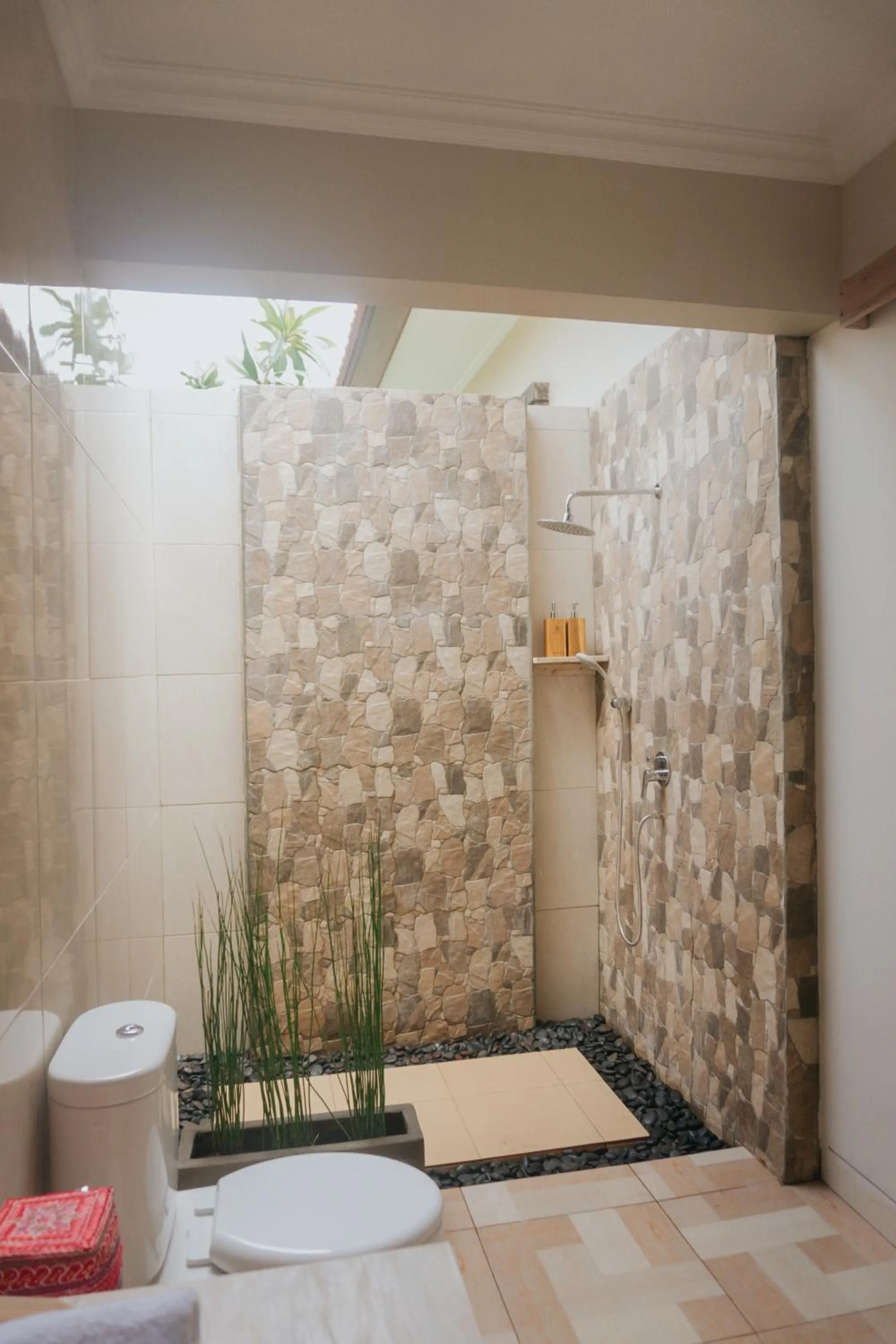 Shower in Auma Villa by Prasi