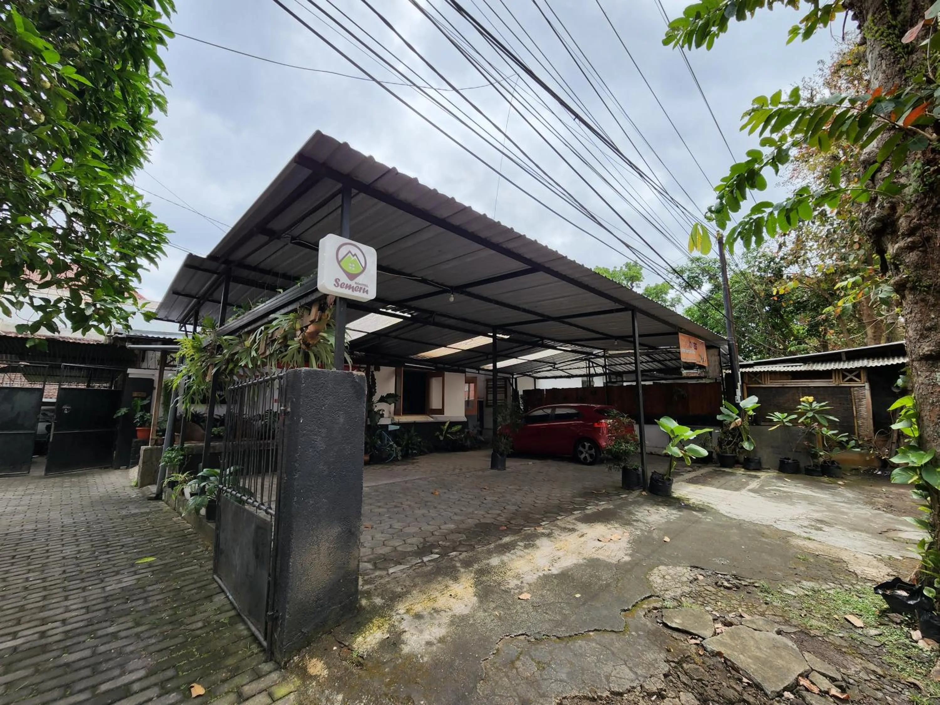 Neighbourhood in SEMERU HOSTEL MALANG