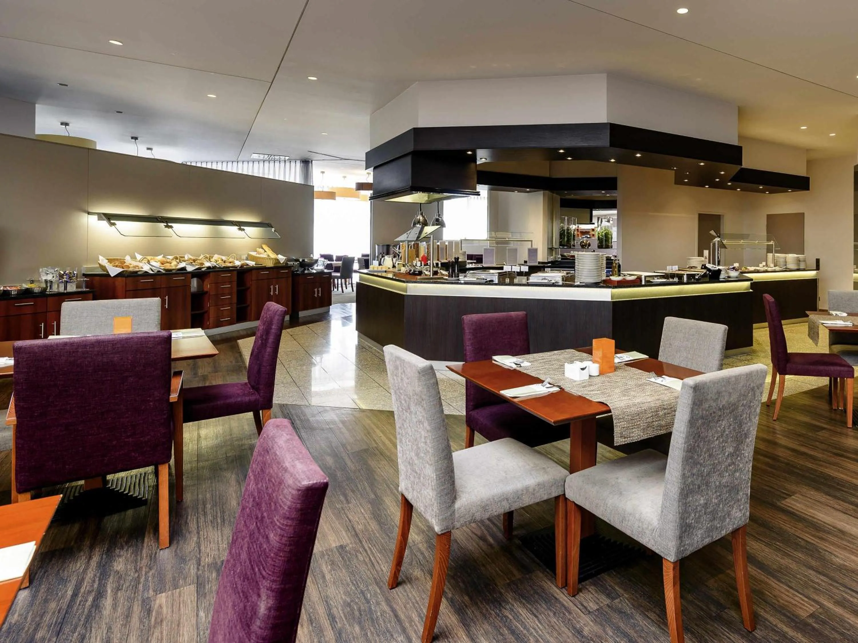 Restaurant/places to eat in Mercure Düsseldorf Kaarst