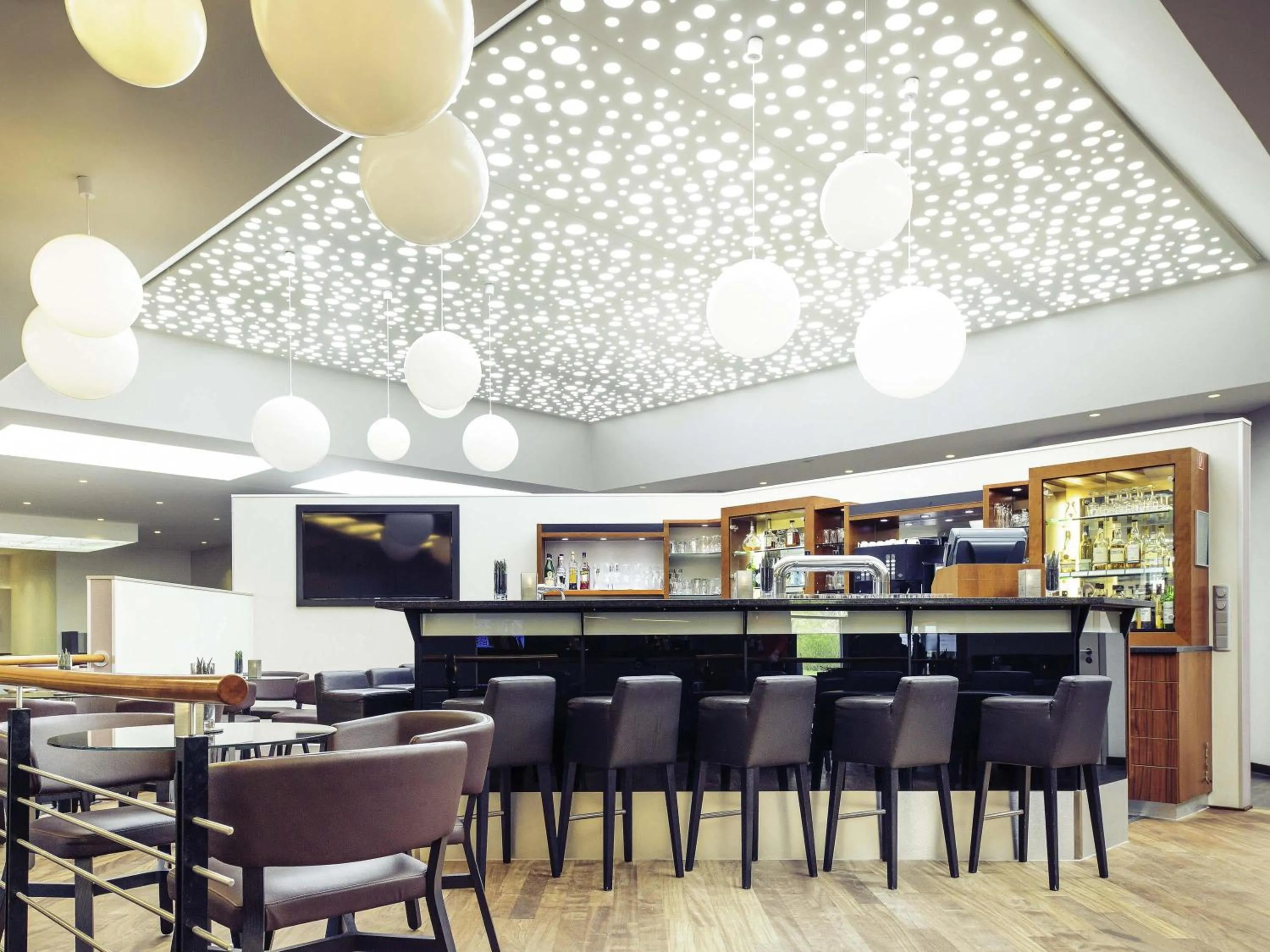 Lounge or bar in Mercure Düsseldorf Kaarst