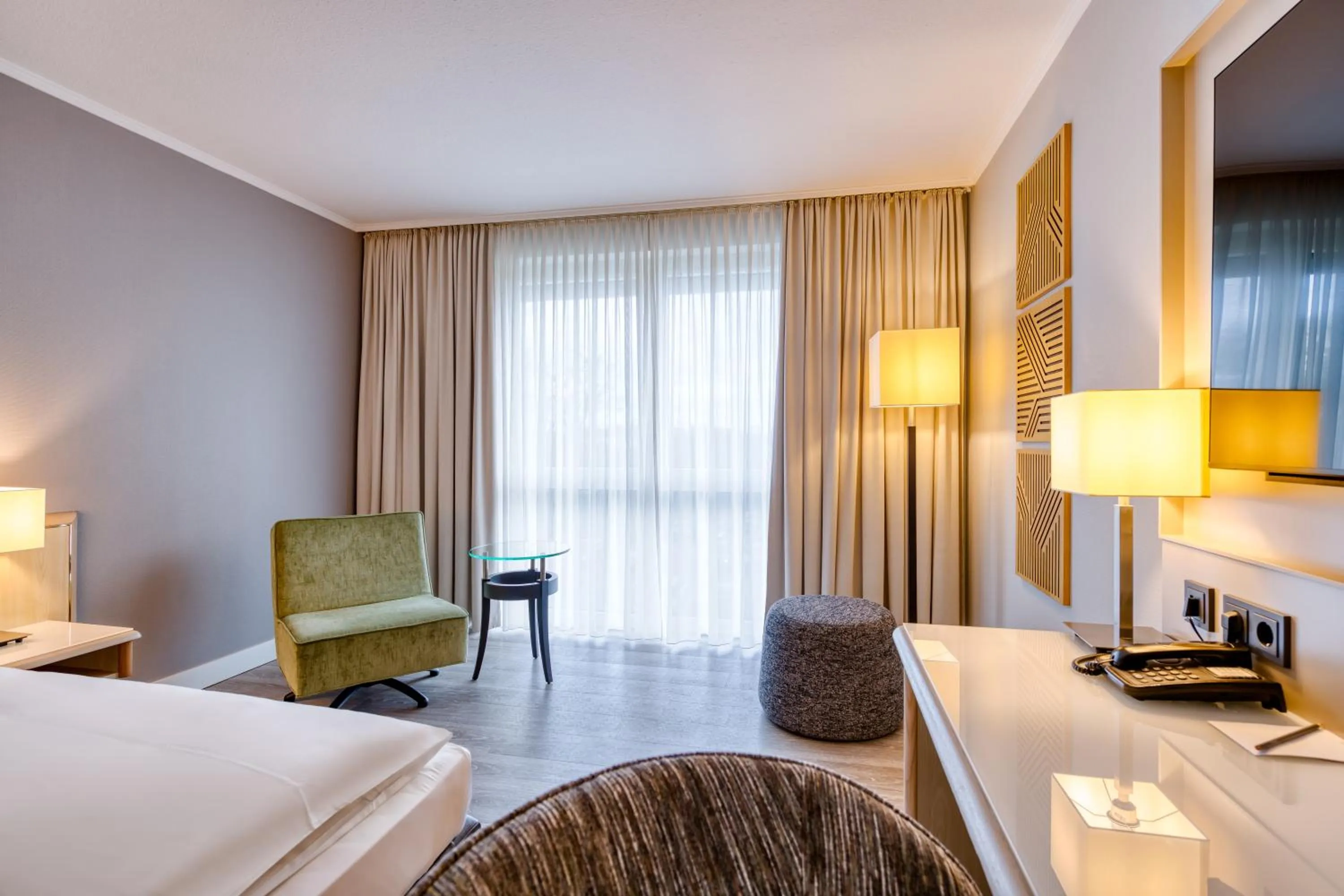 Photo of the whole room, Bed in Mercure Düsseldorf Kaarst