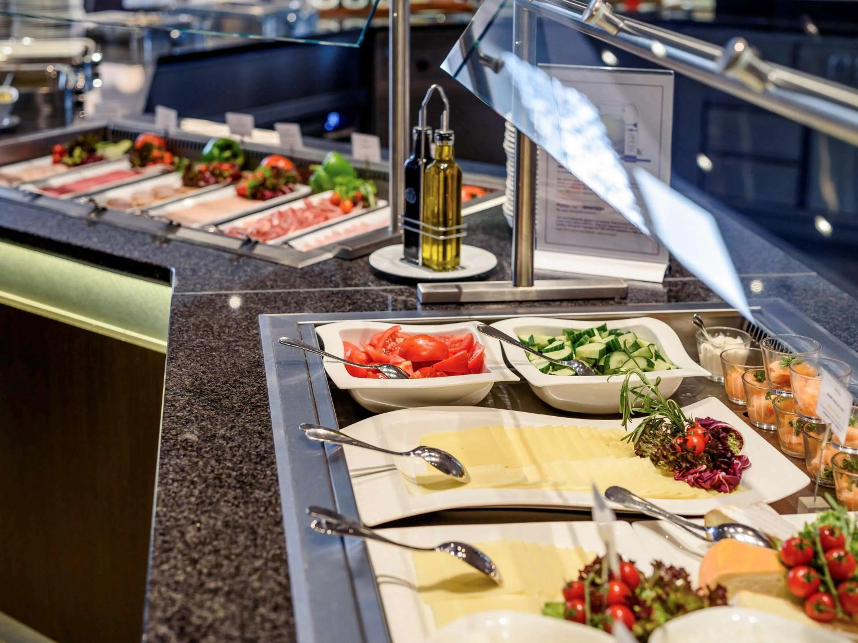 Restaurant/places to eat in Mercure Düsseldorf Kaarst