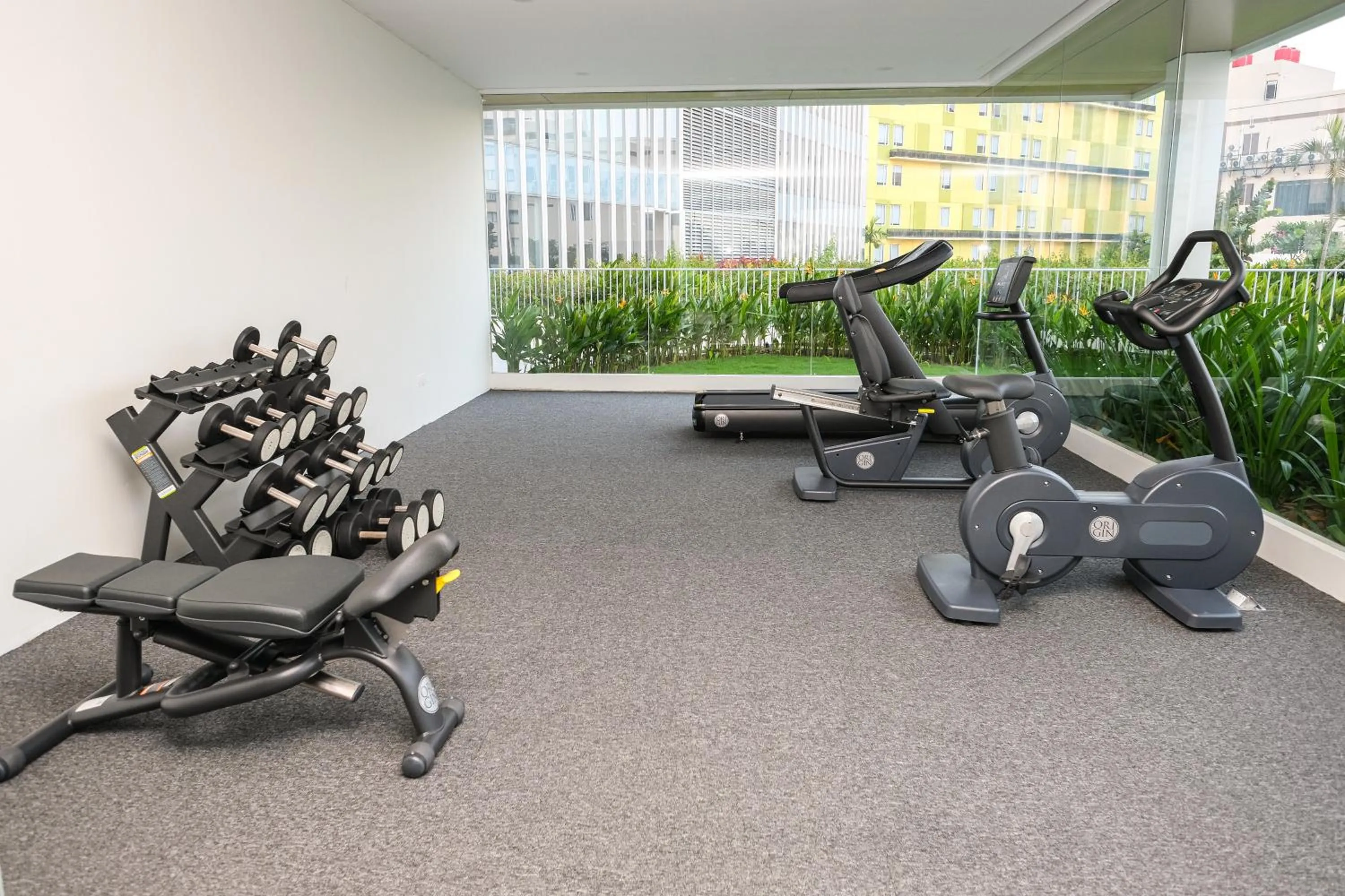 Fitness centre/facilities in LOVINA 17-11 at Harbour Bay Residences