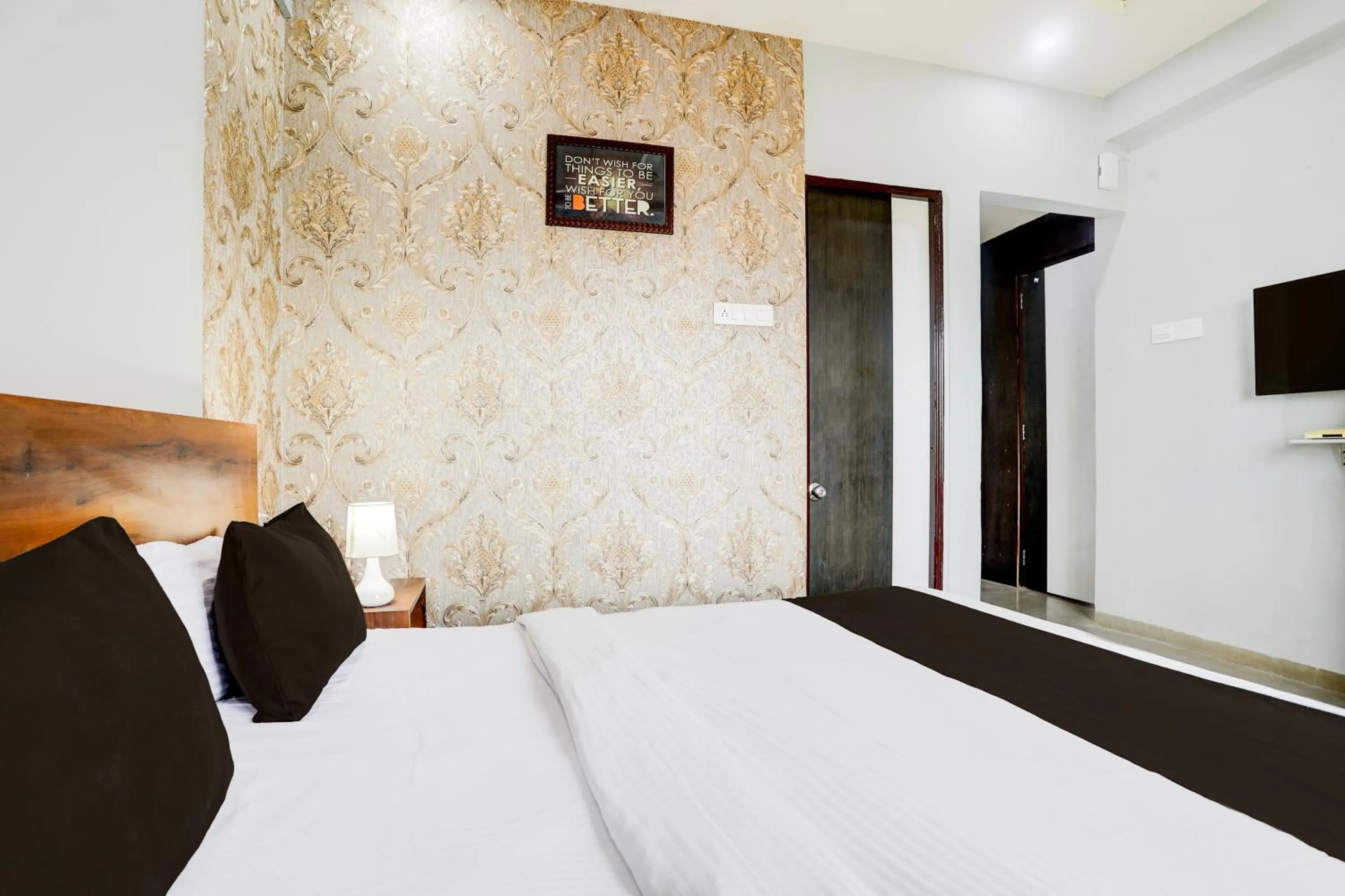 Bedroom, Bed in Hotel O Wardha Road Near Airport