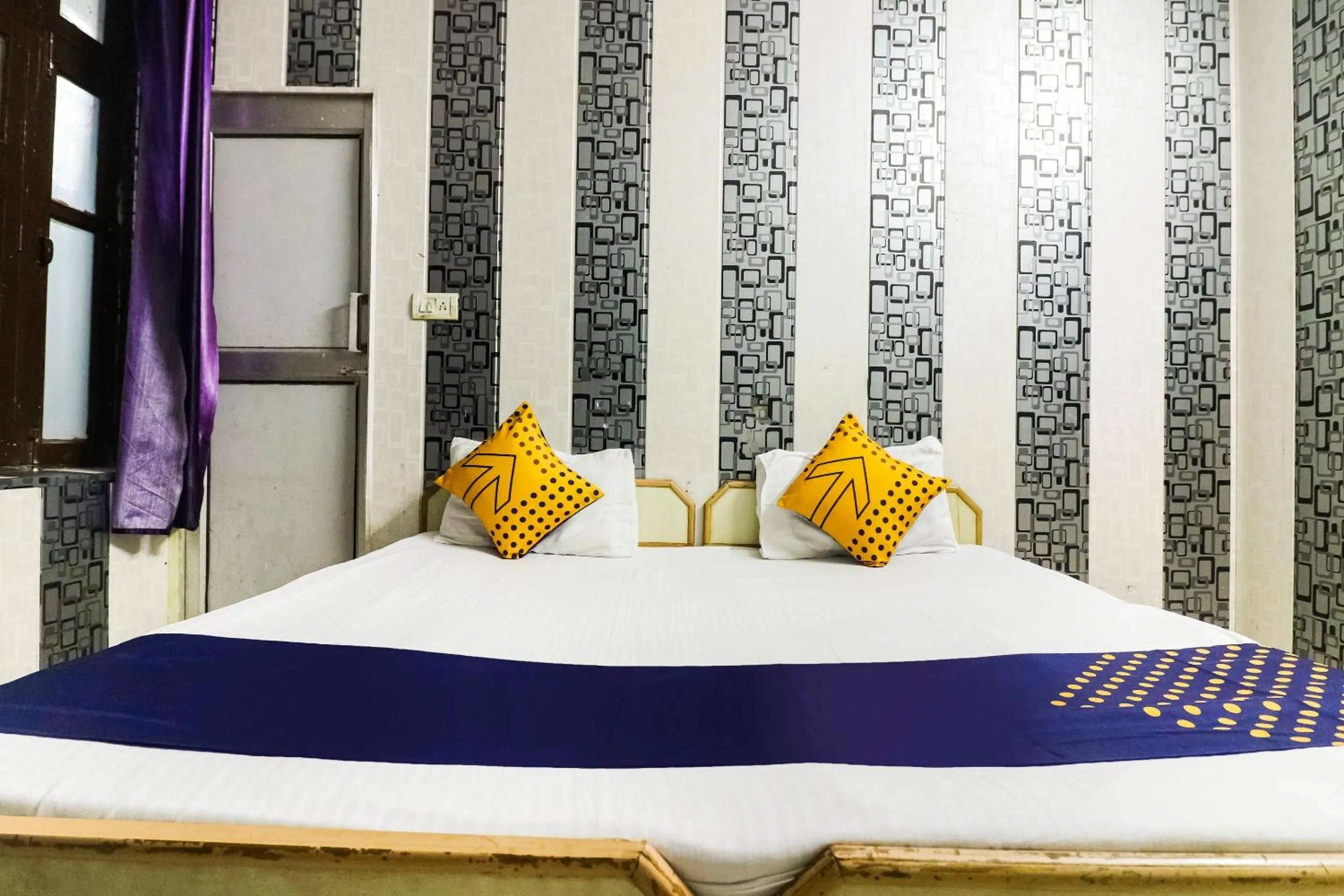 Bedroom in SPOT ON 67868 Hotel Gourav Regency