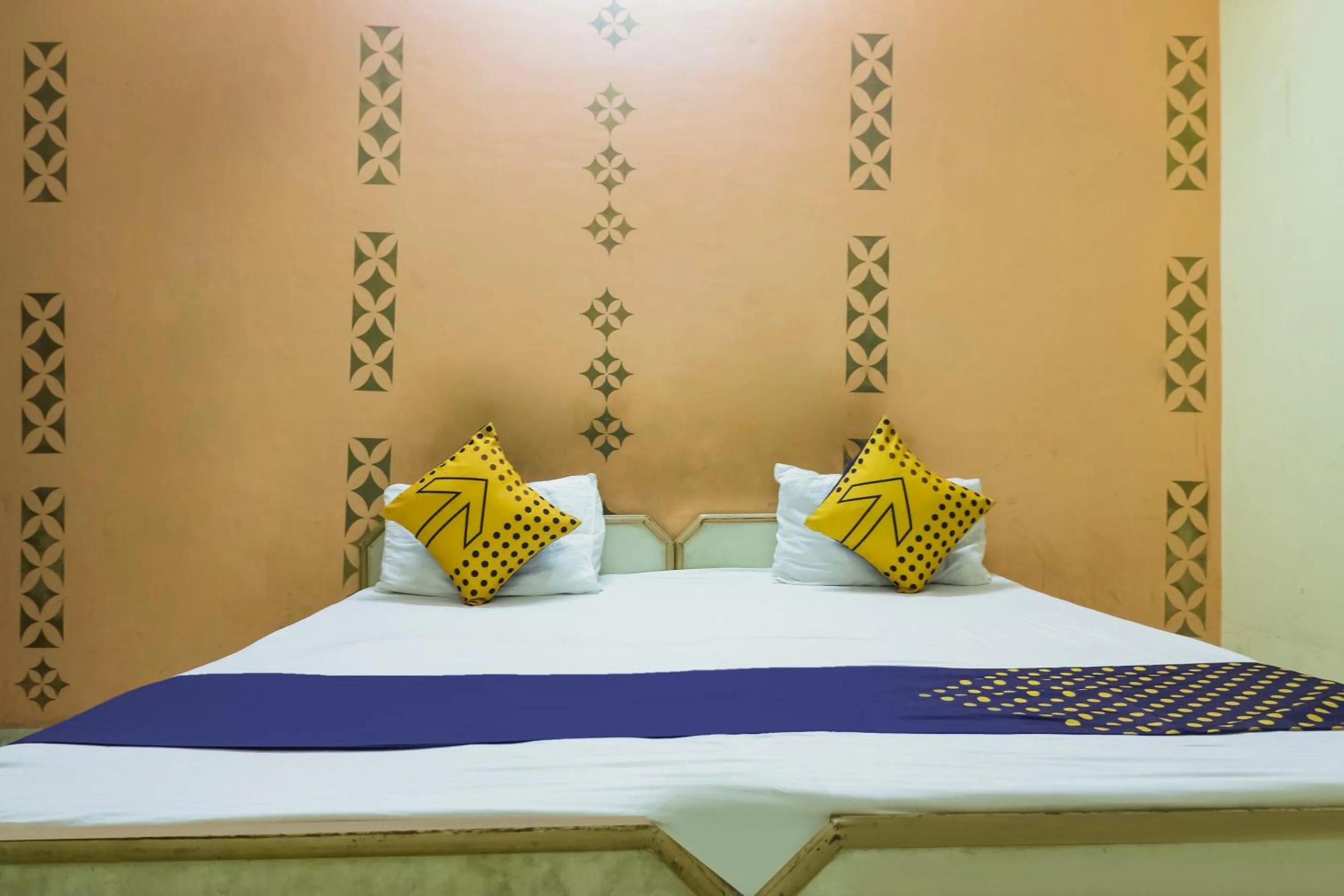 Bedroom in SPOT ON 67868 Hotel Gourav Regency