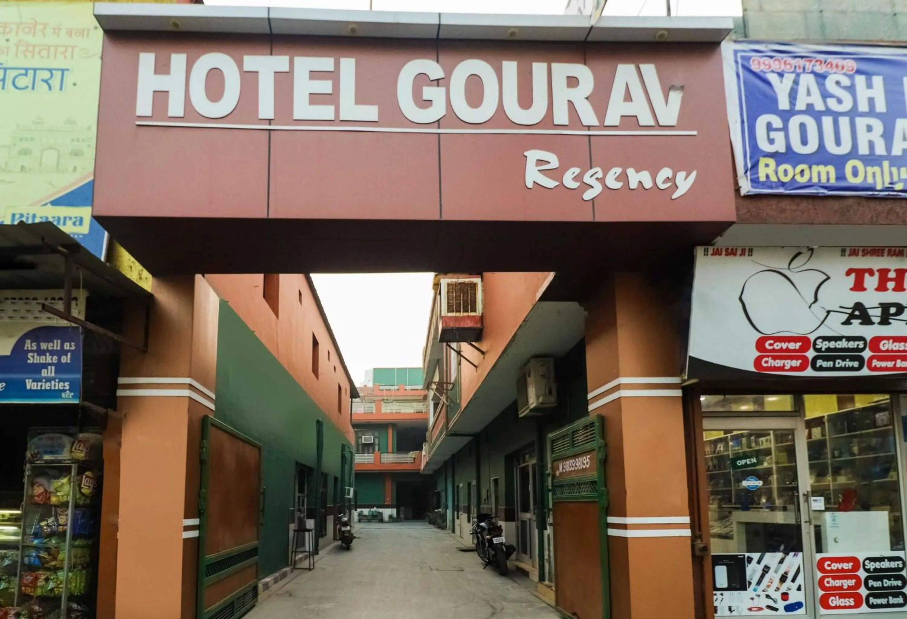 Facade/entrance in SPOT ON 67868 Hotel Gourav Regency