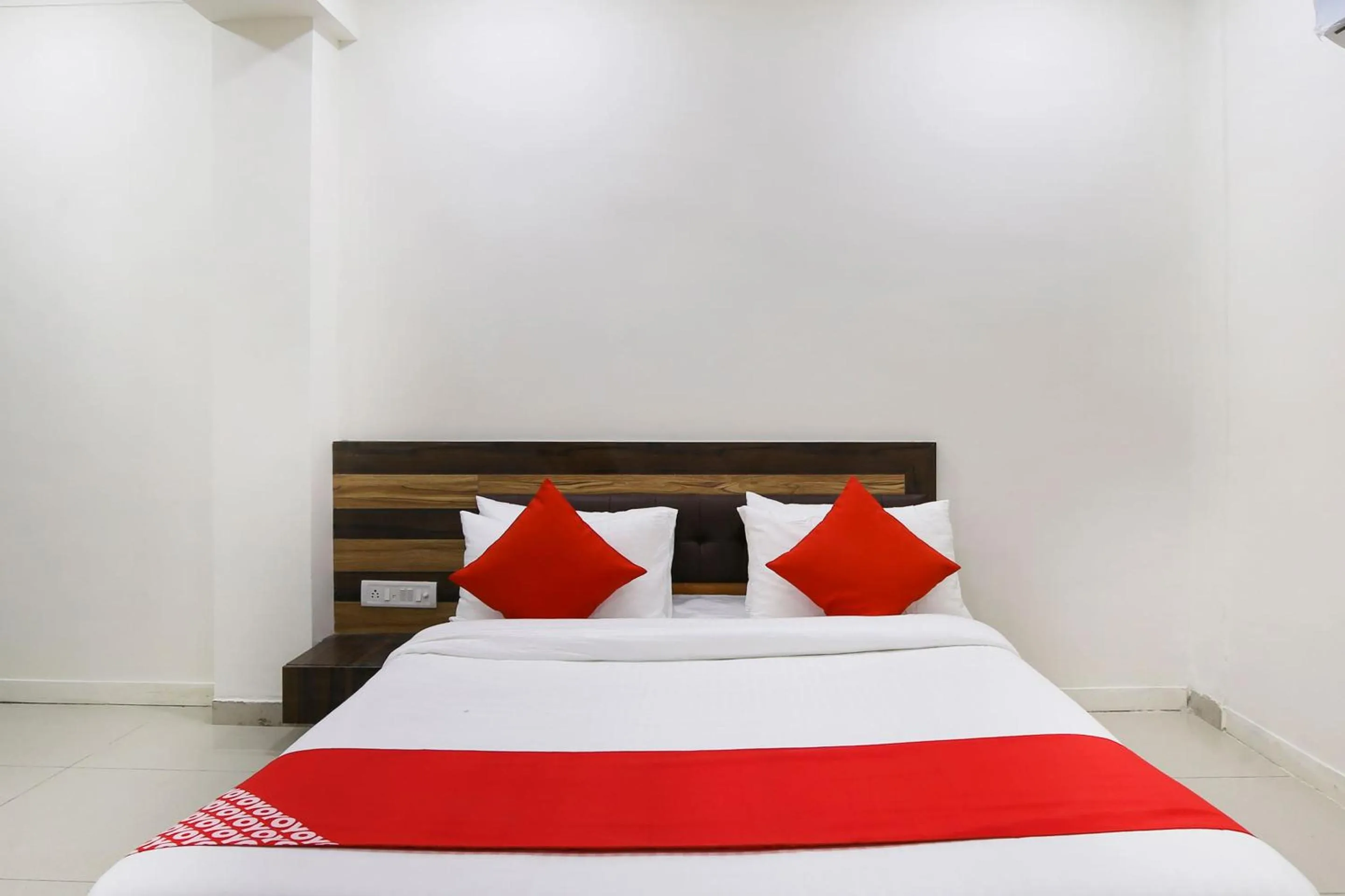 Bedroom, Bed in Hotel O Shiv Kunj