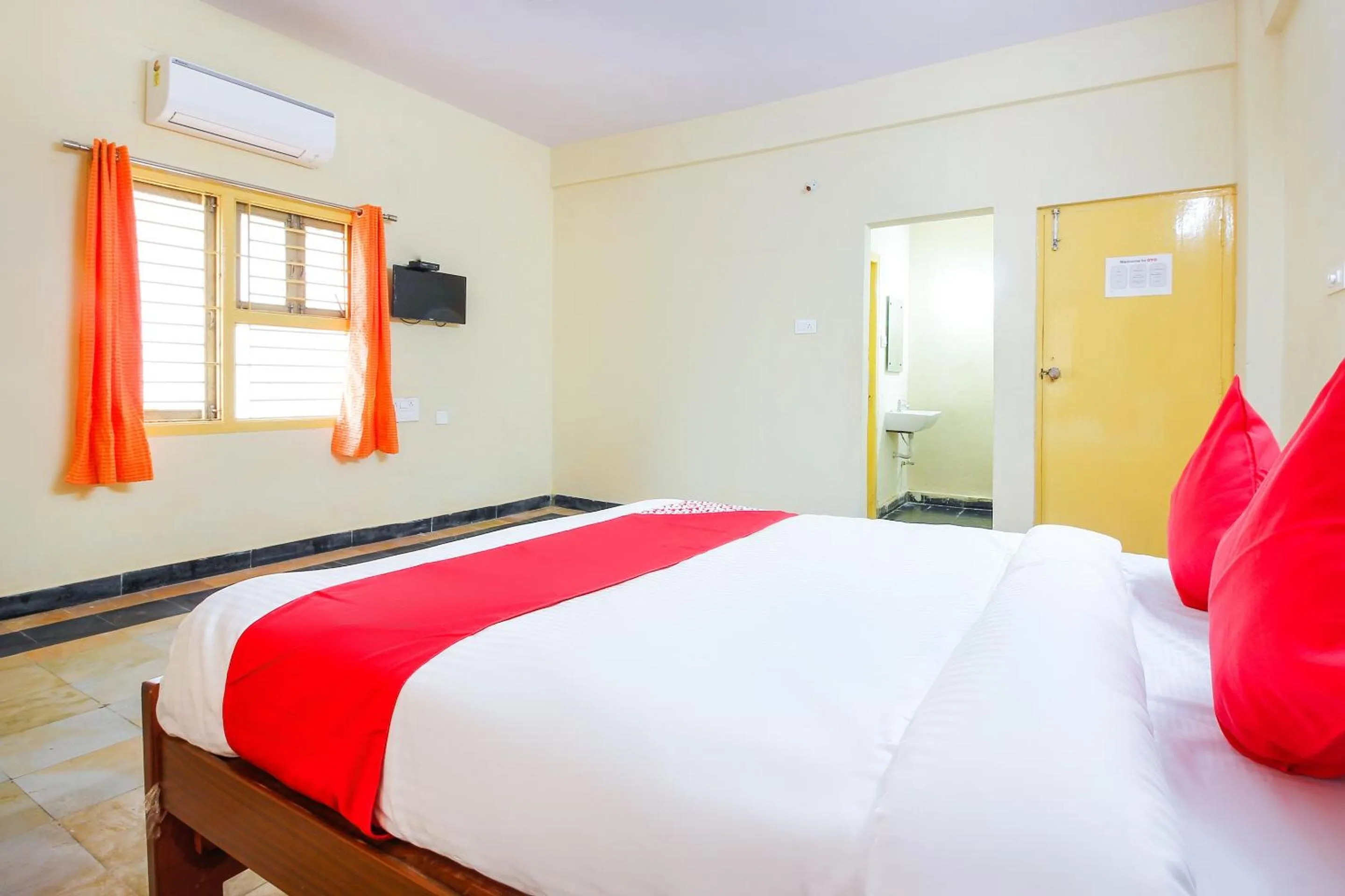 Bedroom, Bed in Hotel O Sai Residency Near SR Nagar metro station